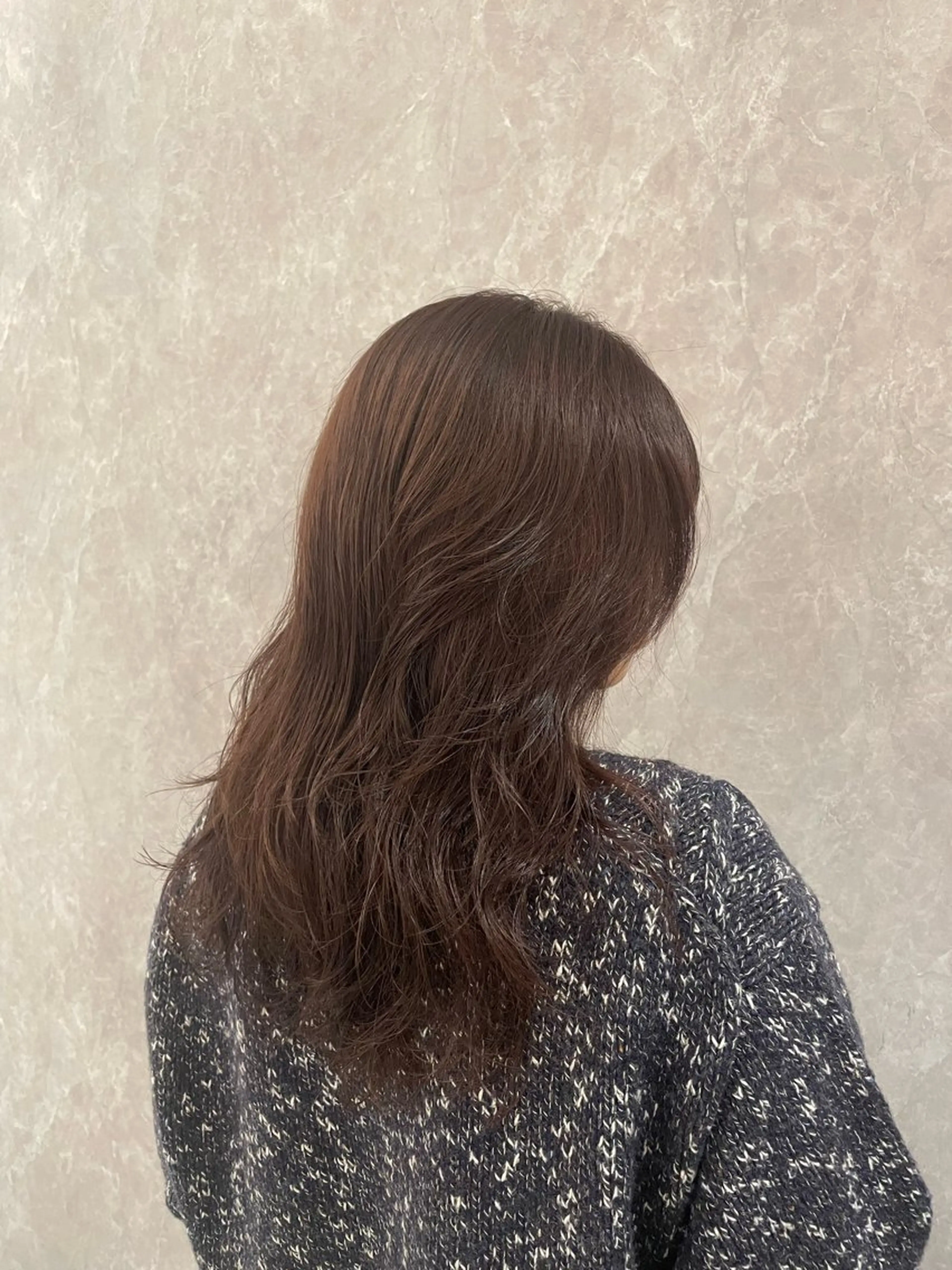 ロング カラー ウォーレントリコミ  ニューヨーク所属・西梅田直結🌹 若林梨音のヘアスタイル