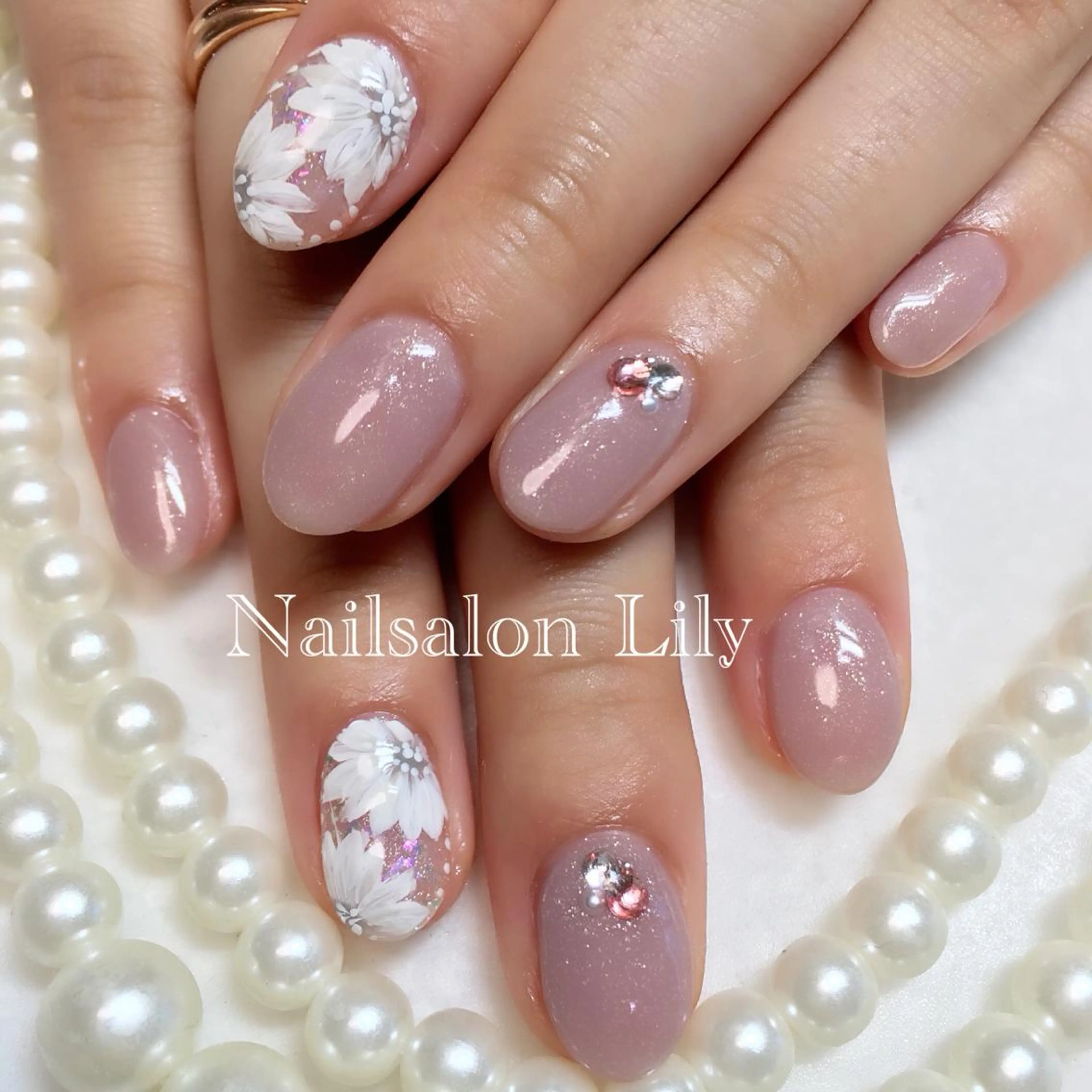 ネイル フラワーネイル Nailsalon Lilyのネイルデザイン