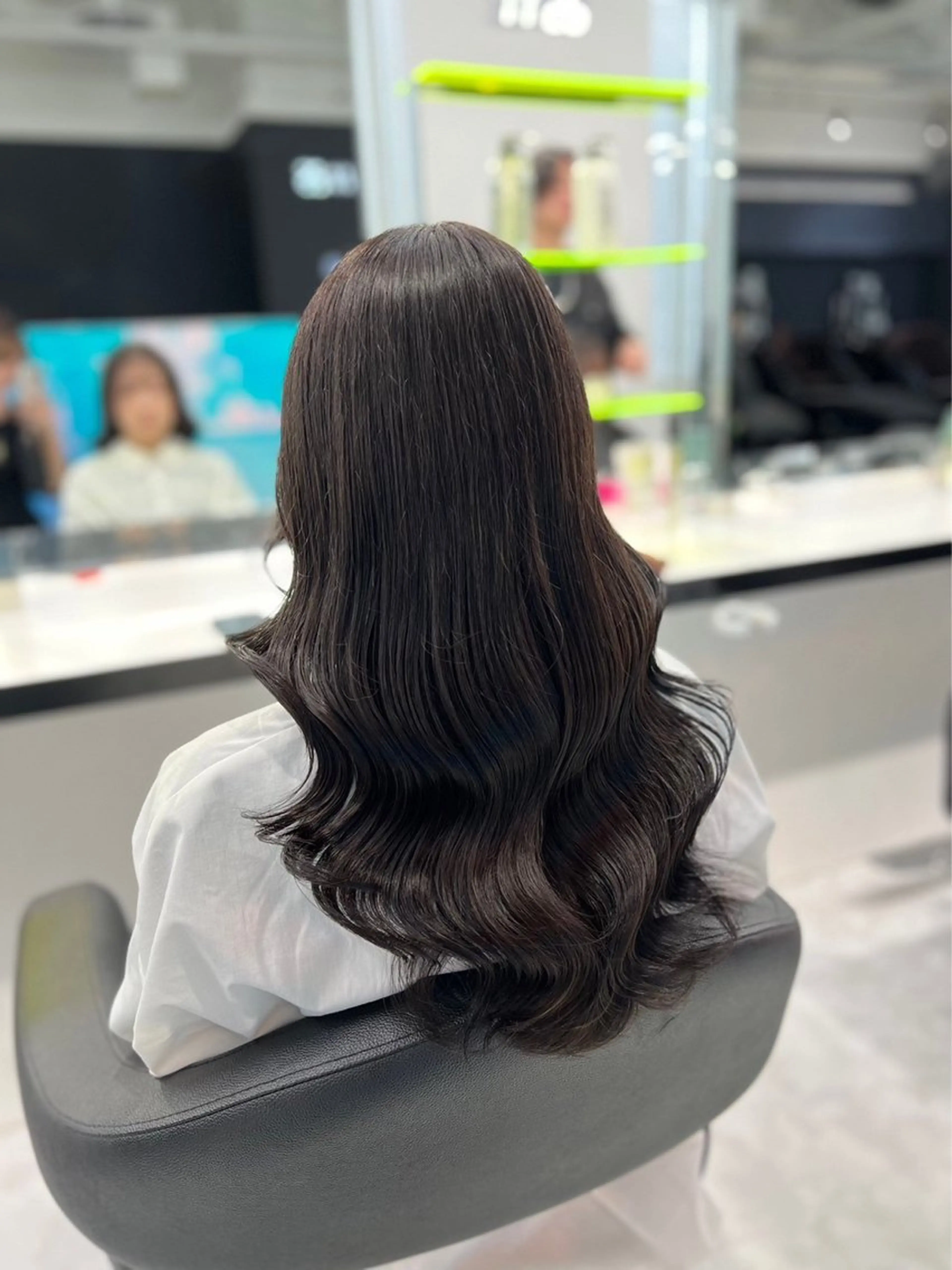 ロング 透明感ブリーチカラー 🌈TOMOHIROのヘアスタイル