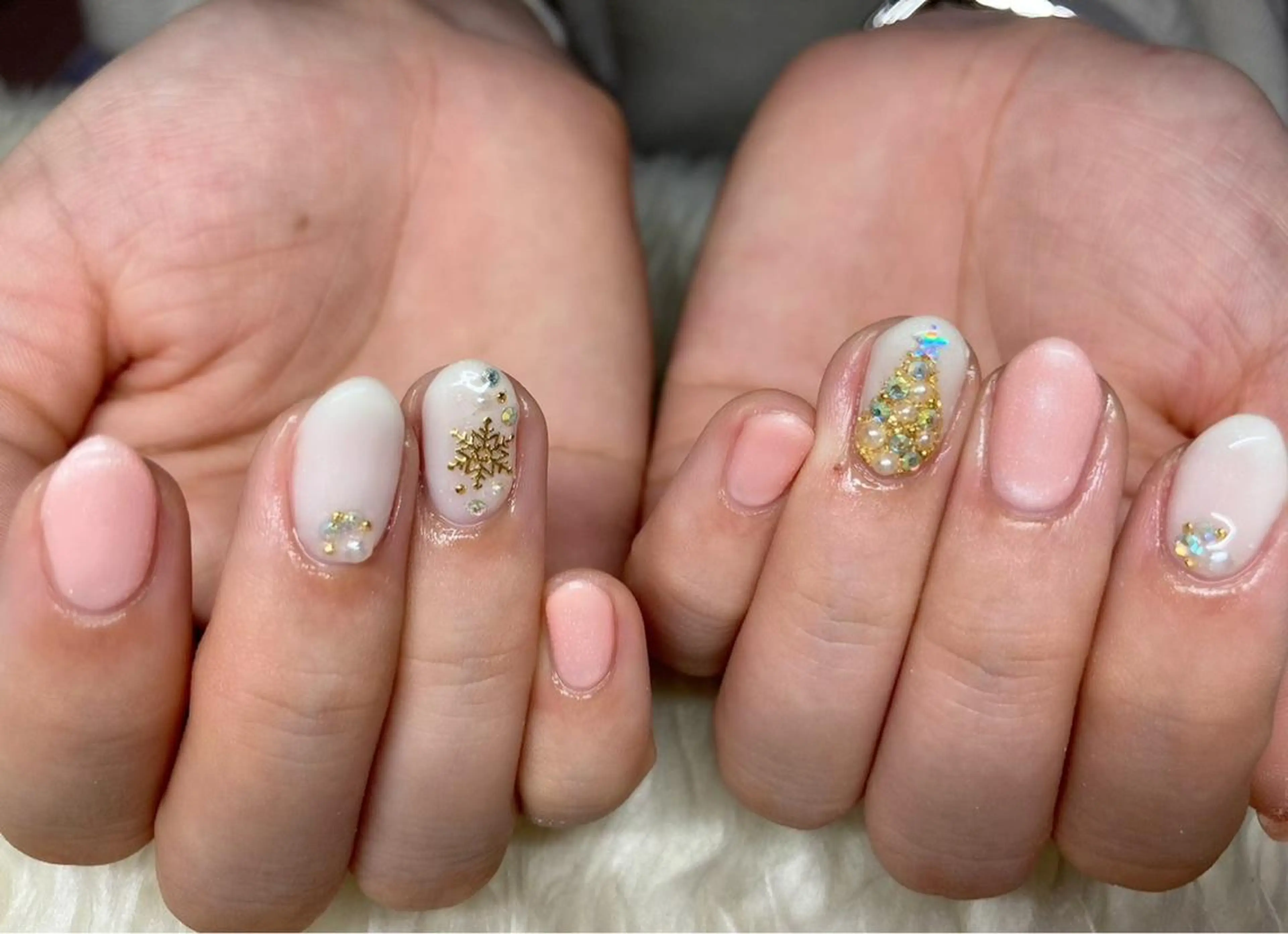 ネイル ジェルネイル ニュアンスネイル パラジェル 冬ネイル クリスマス ハンドネイル Nail&eye Belire 新宿のネイルデザイン