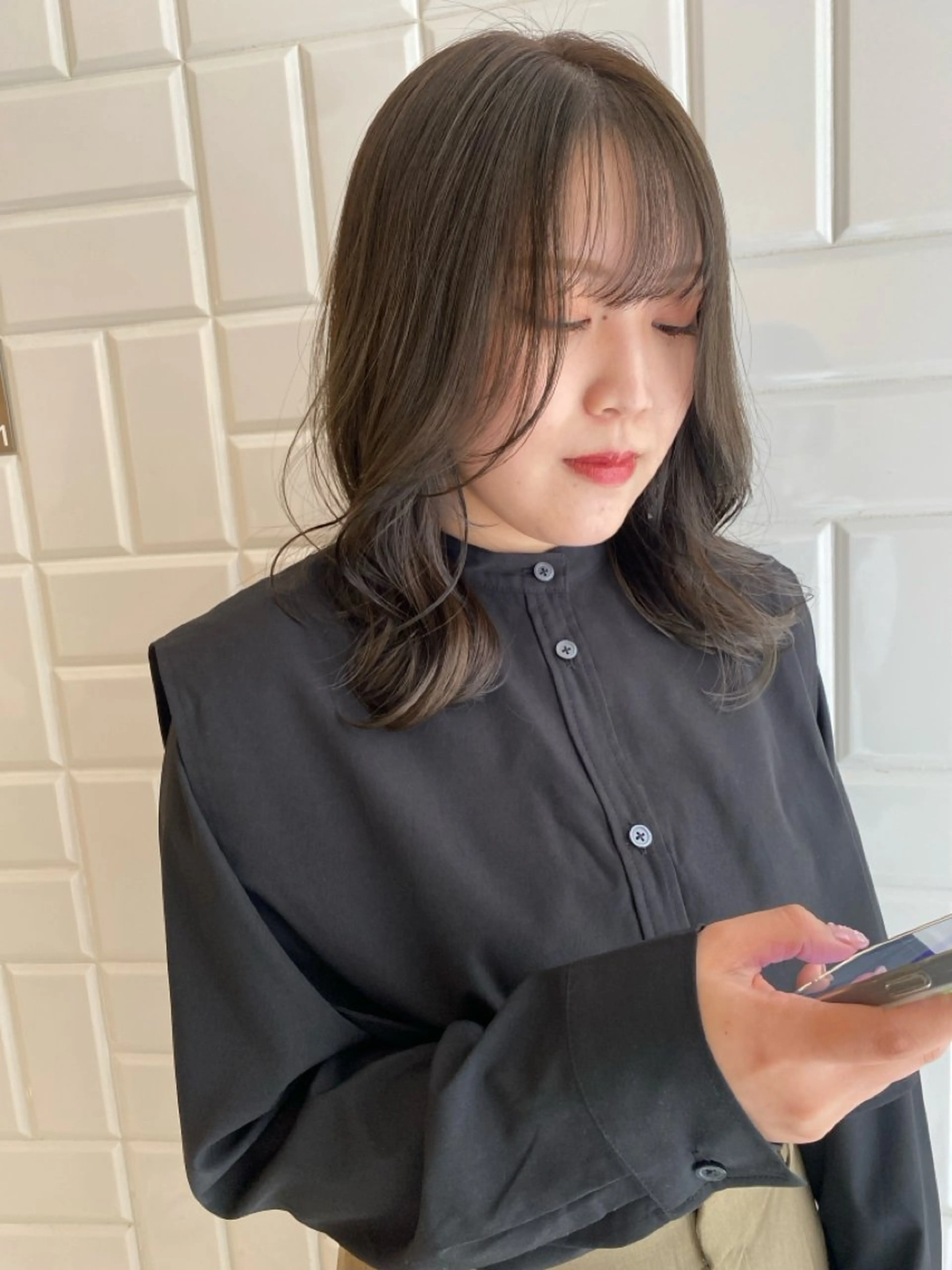 ミディアム ヘアカラー トリートメント みやけ ひなのヘアスタイル