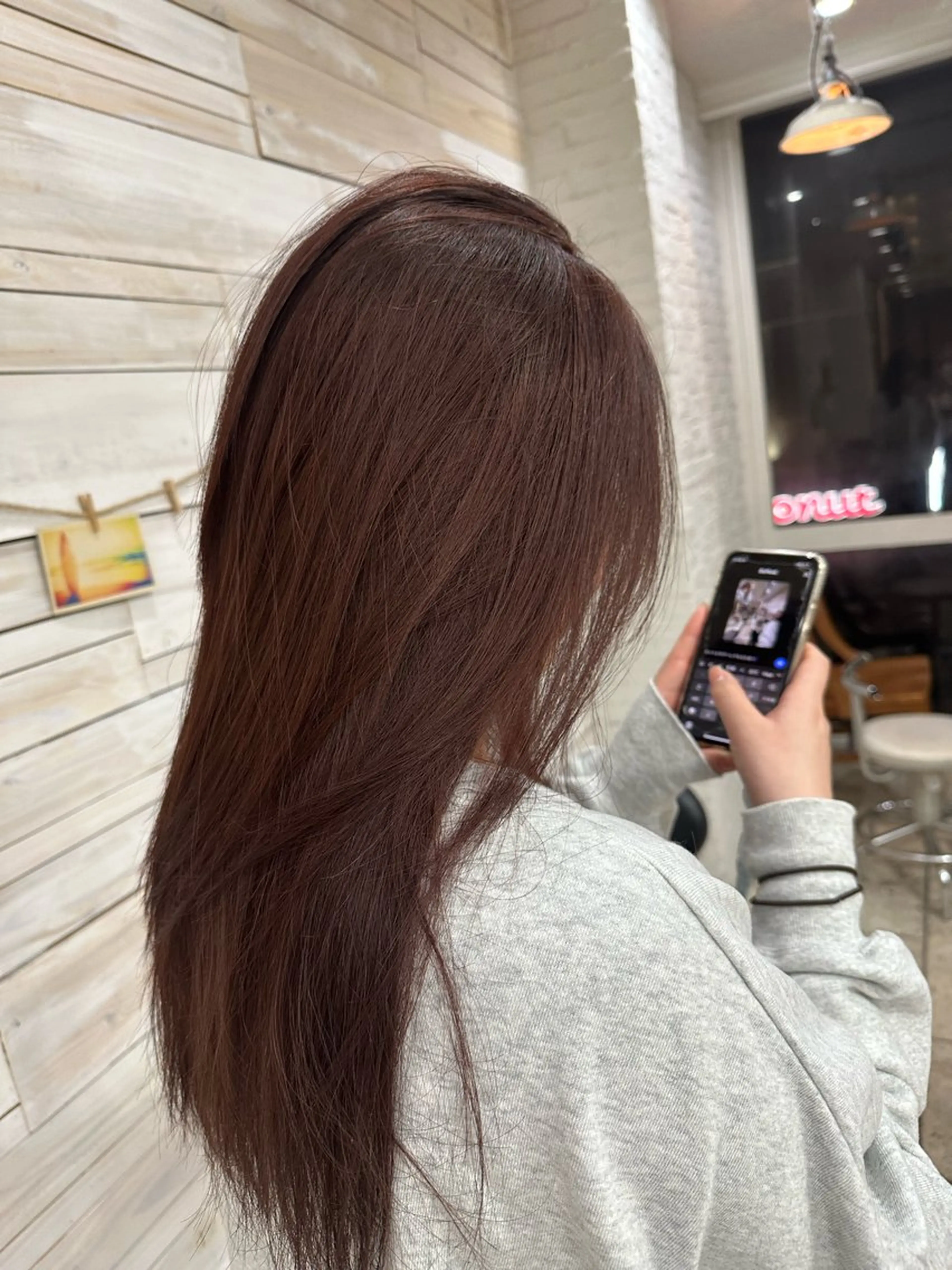 ロング カラー 寺元 奈々のヘアスタイル