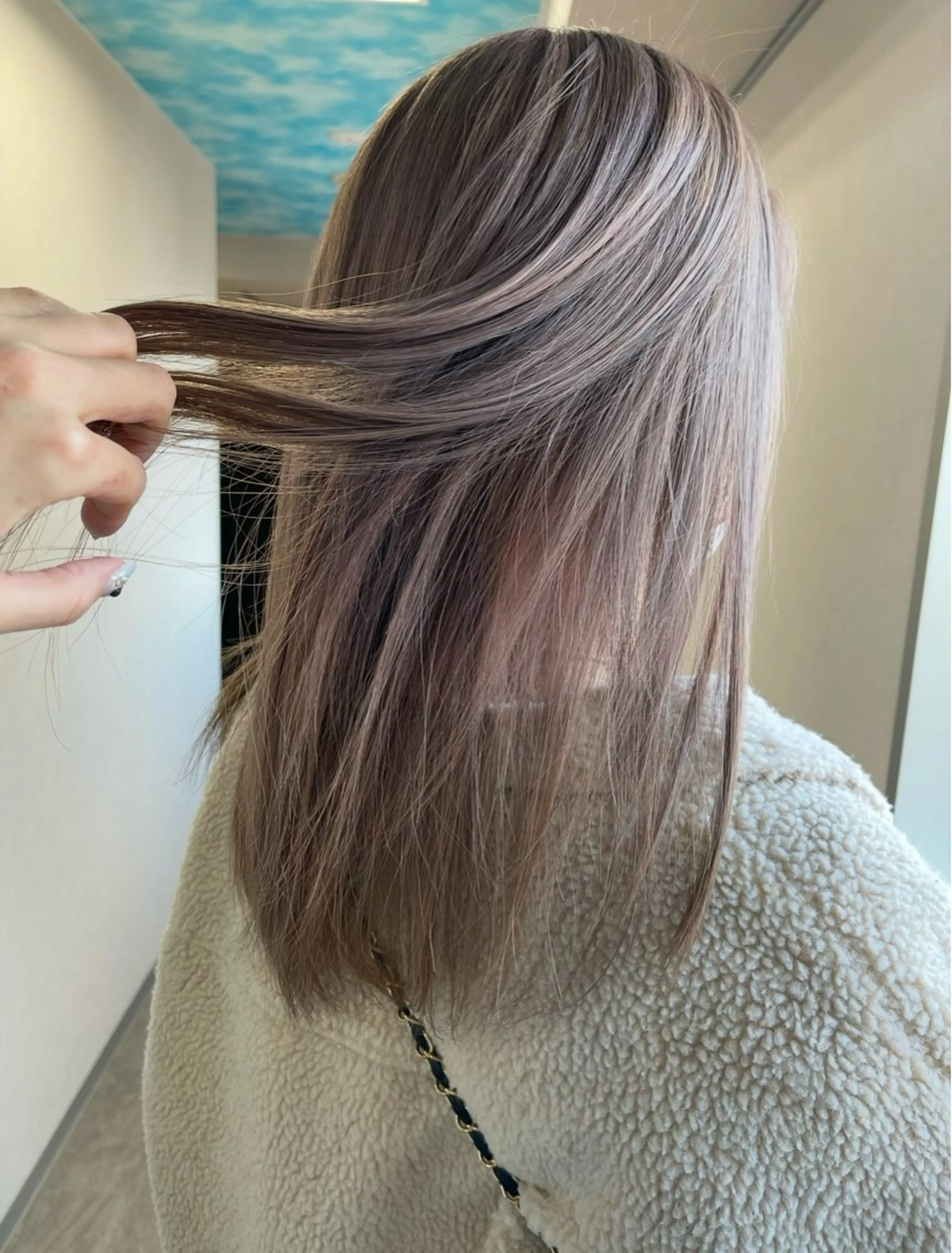 セミロング カラー ブリーチ グレージュ バイオレットカラー バイオレットグレージュ ヘアカラー 松井那津子 /ハイライトブリーチのヘアスタイル