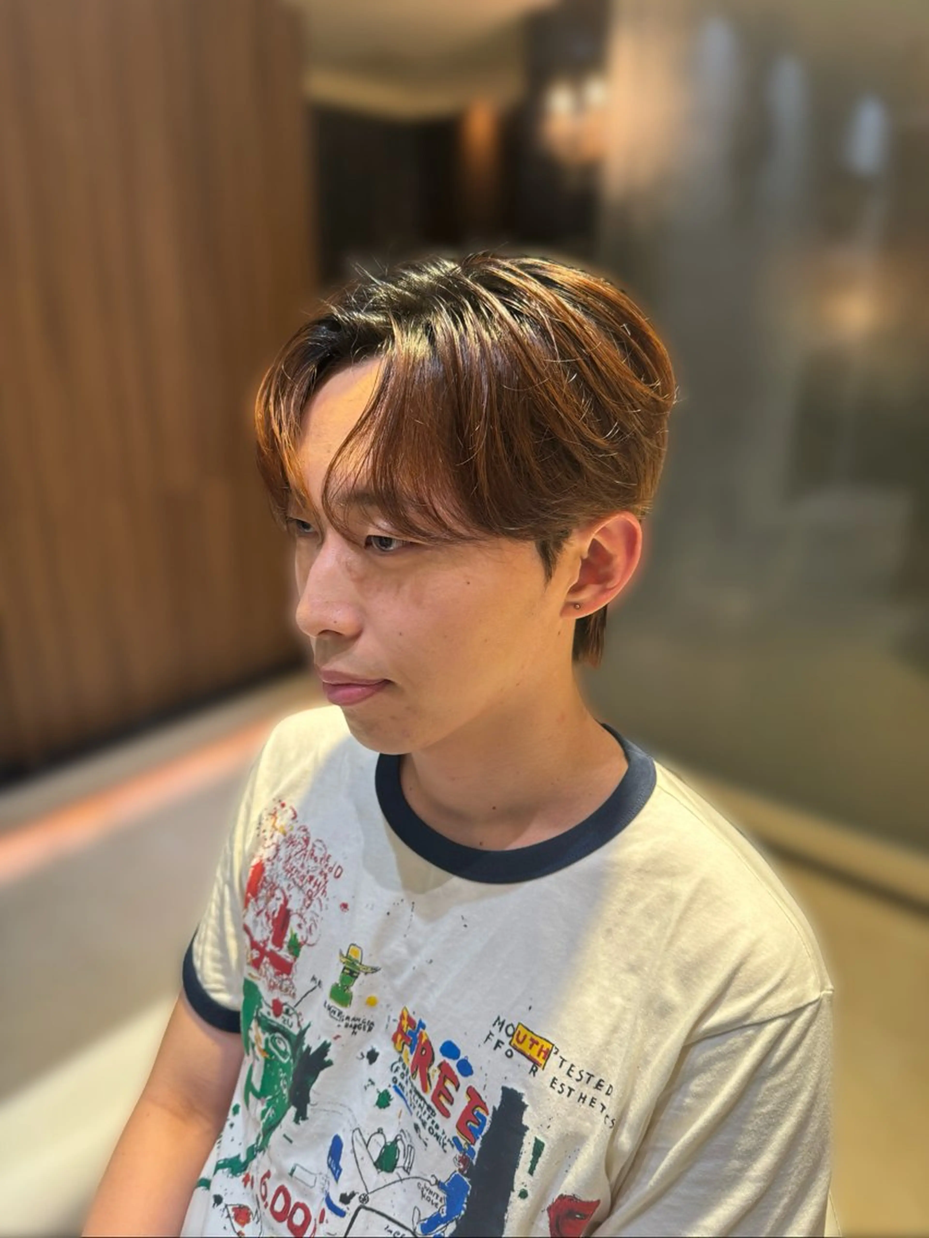 ショート カラー パーマ メンズ センターパート コンマヘア ダウンパーマ カルマパーマ メンズ韓国風 YUKI🇰🇷 カルマ／ダウンパーマのヘアスタイル