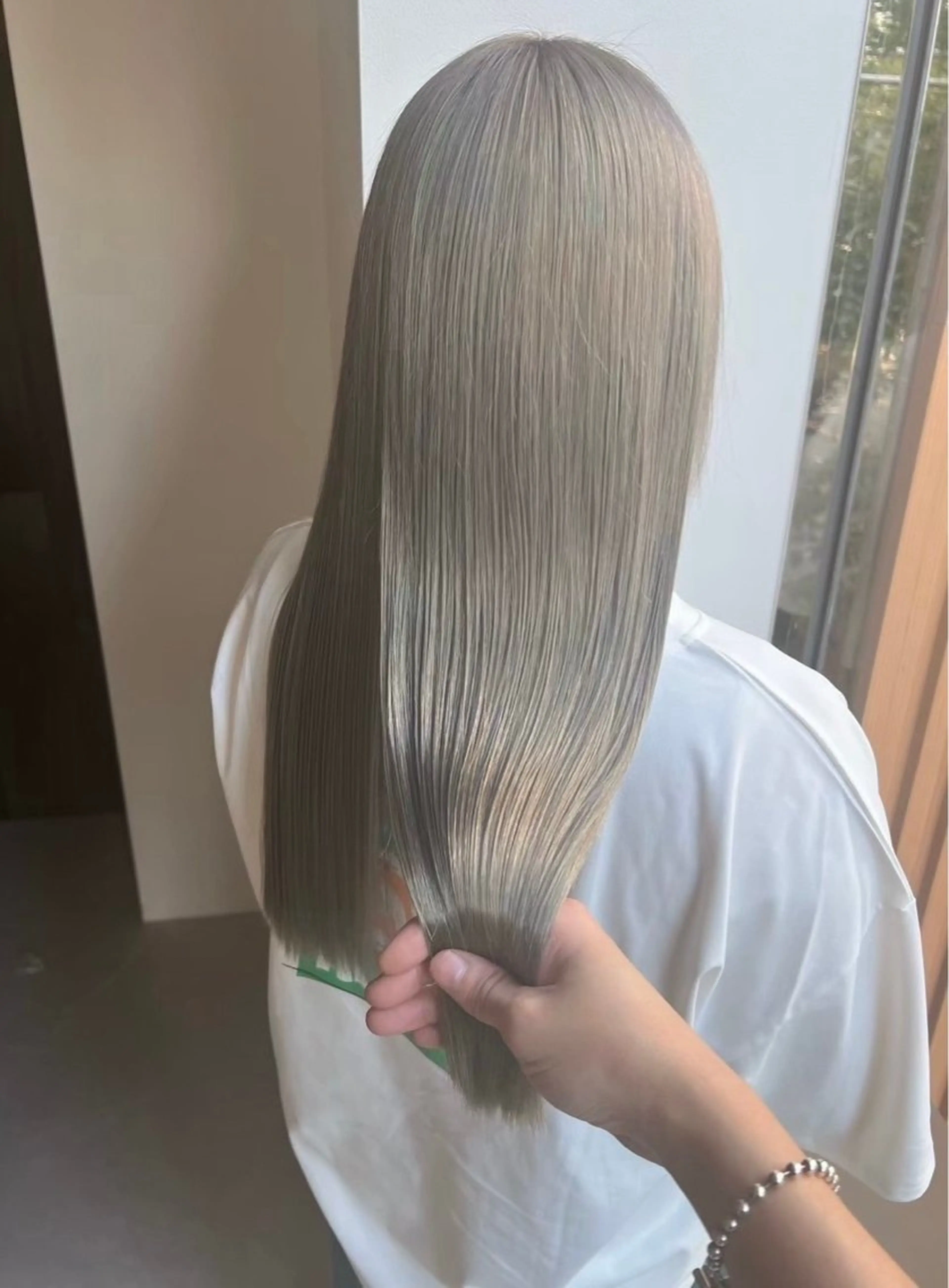 ロング カラー ブリーチ Gain所属・リク/韓国風/レイヤ ー／ボブ／ショートのヘアスタイル