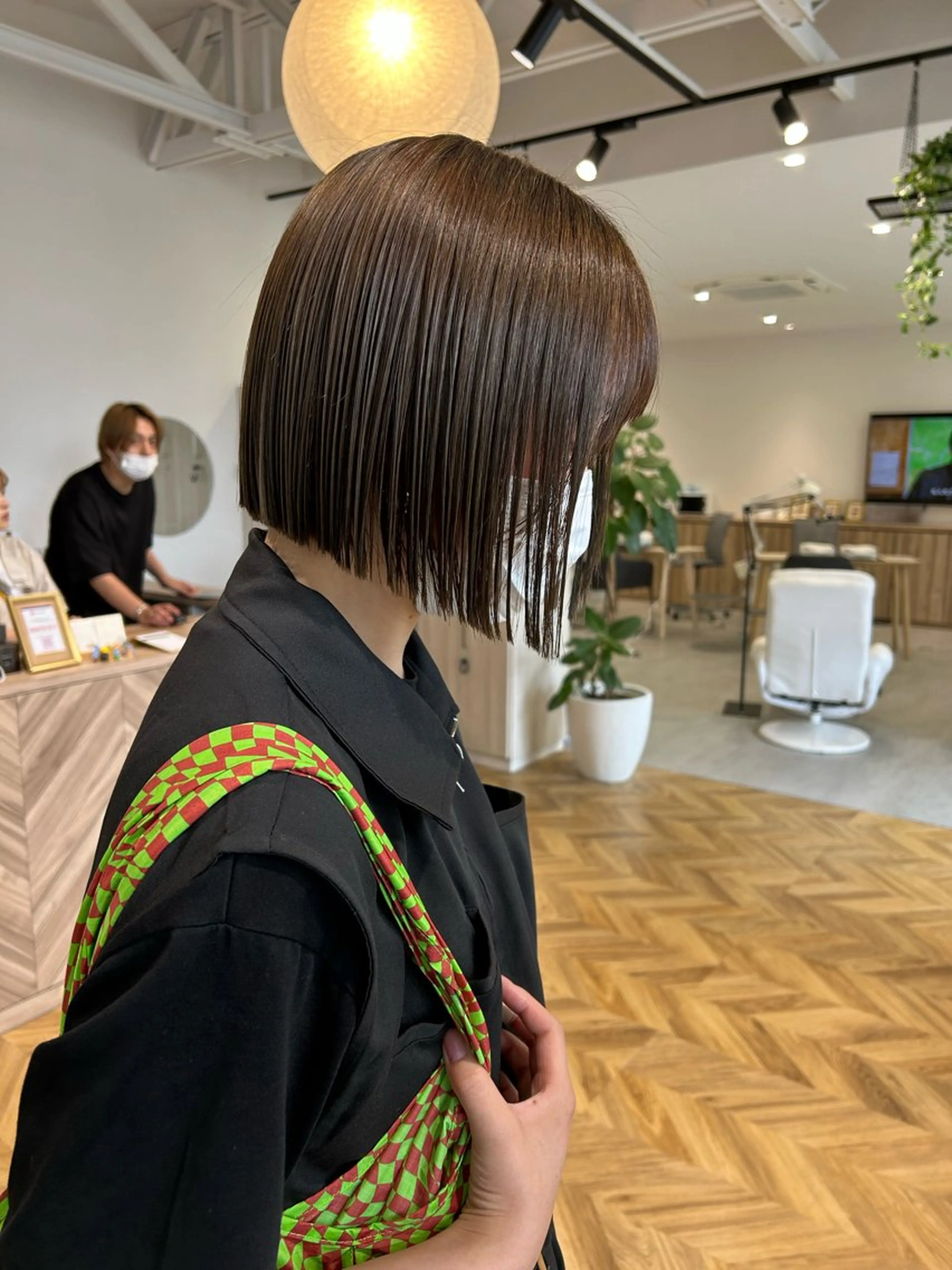 ダメージレス酸性ストレート＋カット🌈の写真