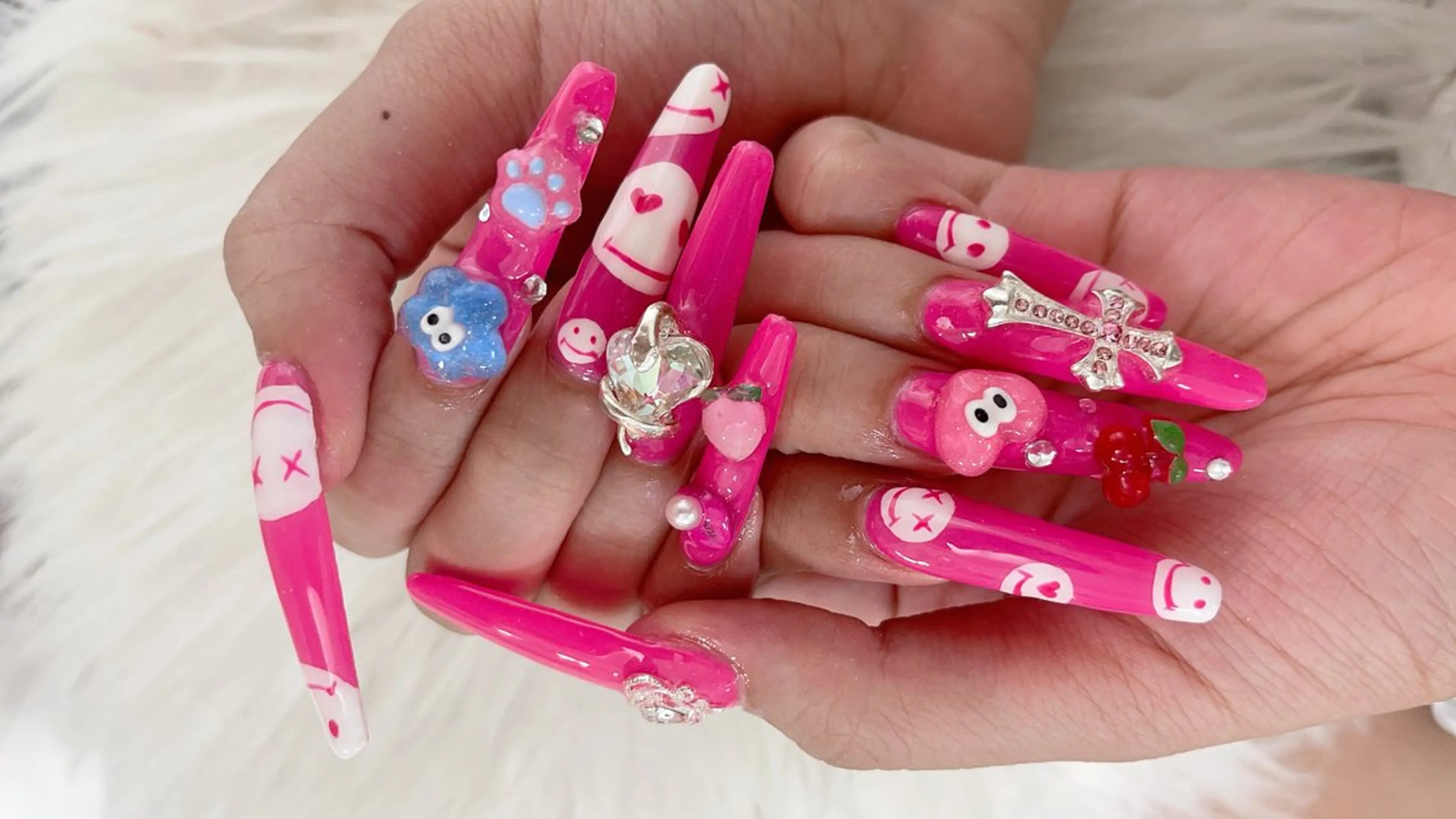 ネイル ハンドネイル 菲菲ネイルサロン所属・FF フィフィネイルサロンのネイルデザイン