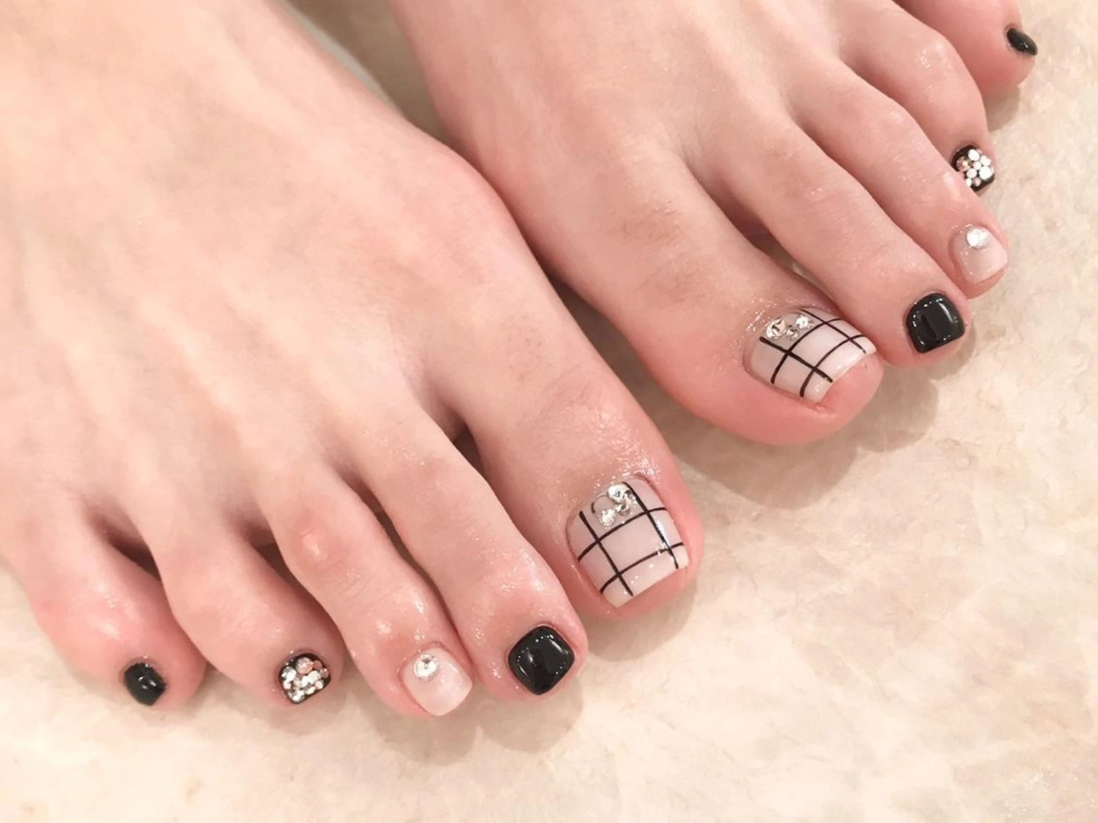 ネイル LULLABY 銀座並木通り店のネイルデザイン