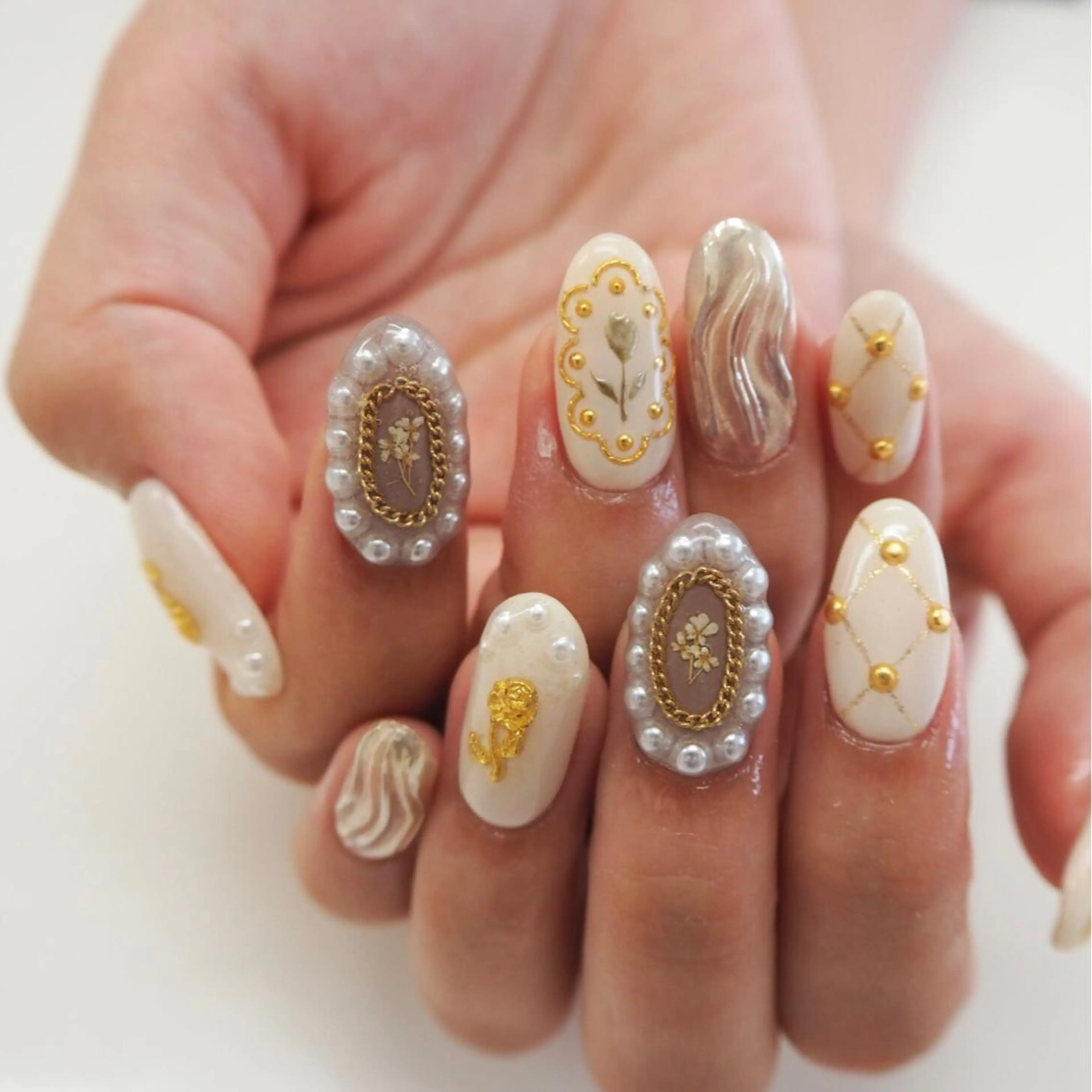 ネイル ハンドネイル Hisaka Mikiのネイルデザイン