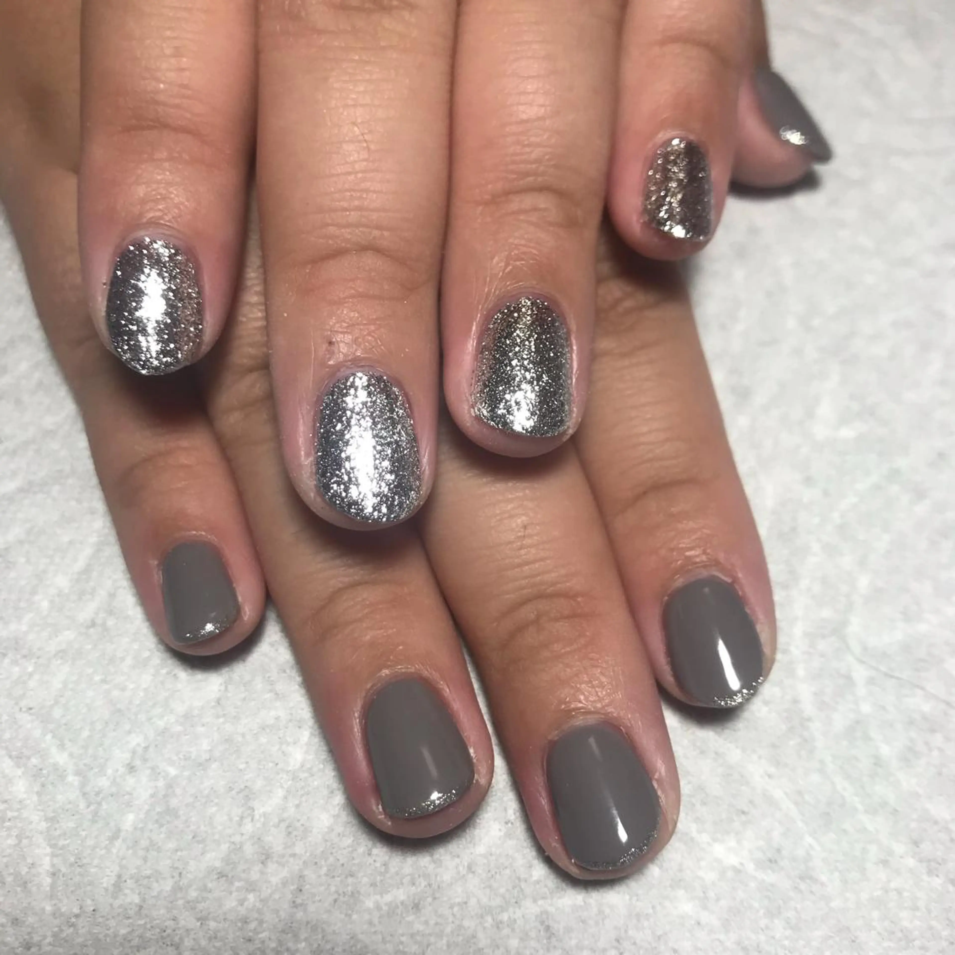 ネイル ECLAT エクラ所属・寺山 千鶴のネイルデザイン