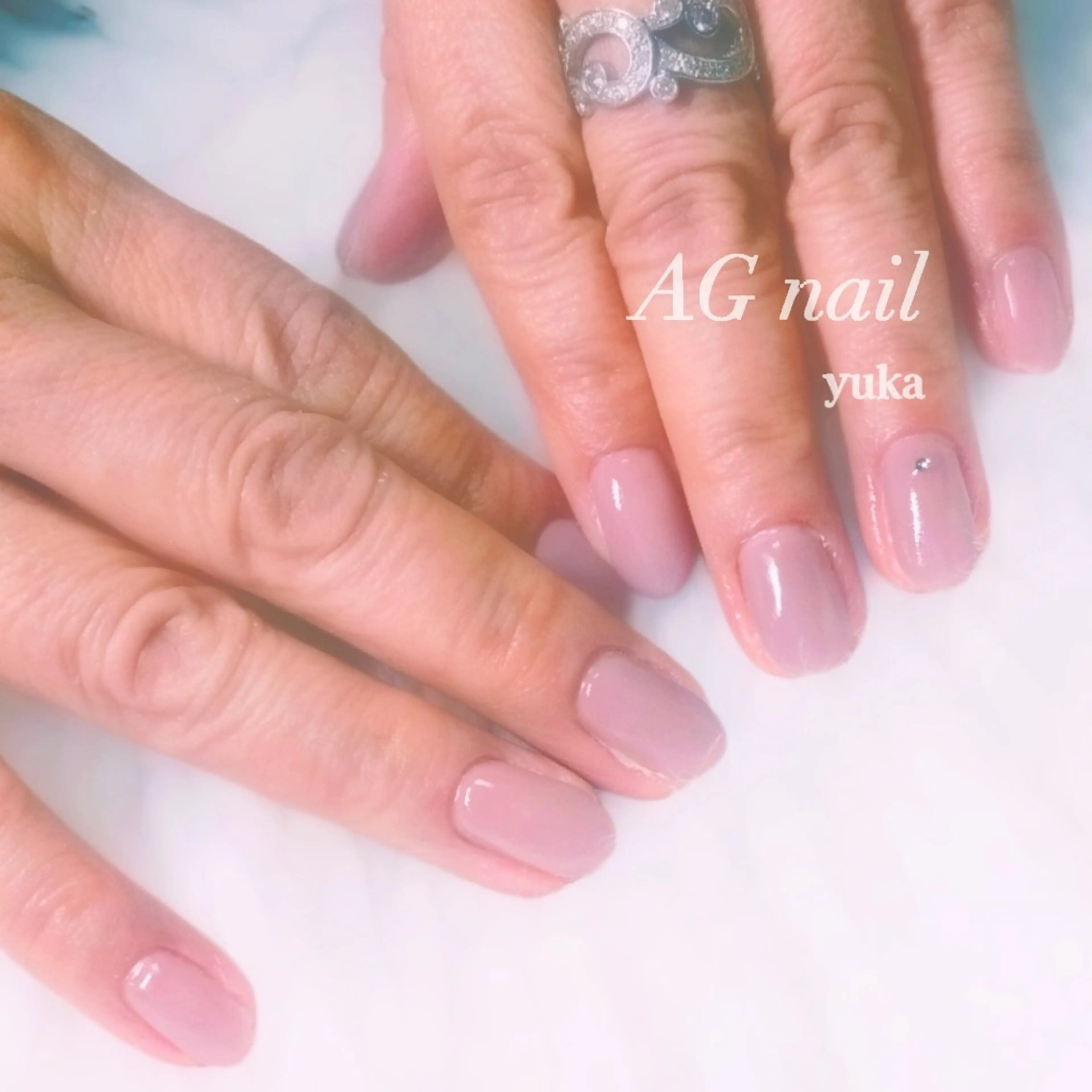 ネイル ワンカラーネイル ストーンネイル ハンドネイル AG nail 〚　yuka　〛のネイルデザイン