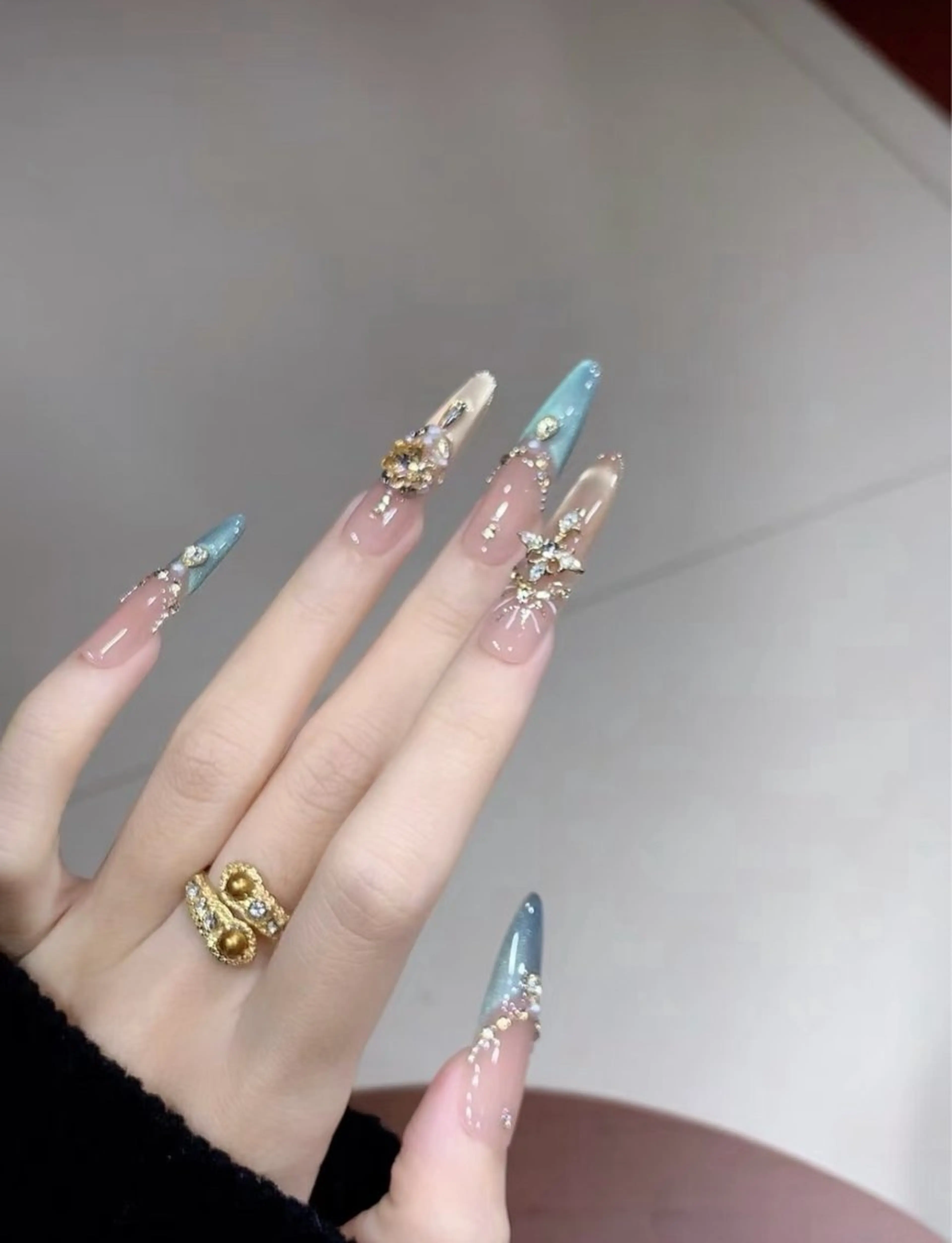 ネイル ETELUNA Nail 銀座店【パラジェル/フィルイン/チップスカルプ/マグネット/ニュアンス】所属・周 テイのネイルデザイン