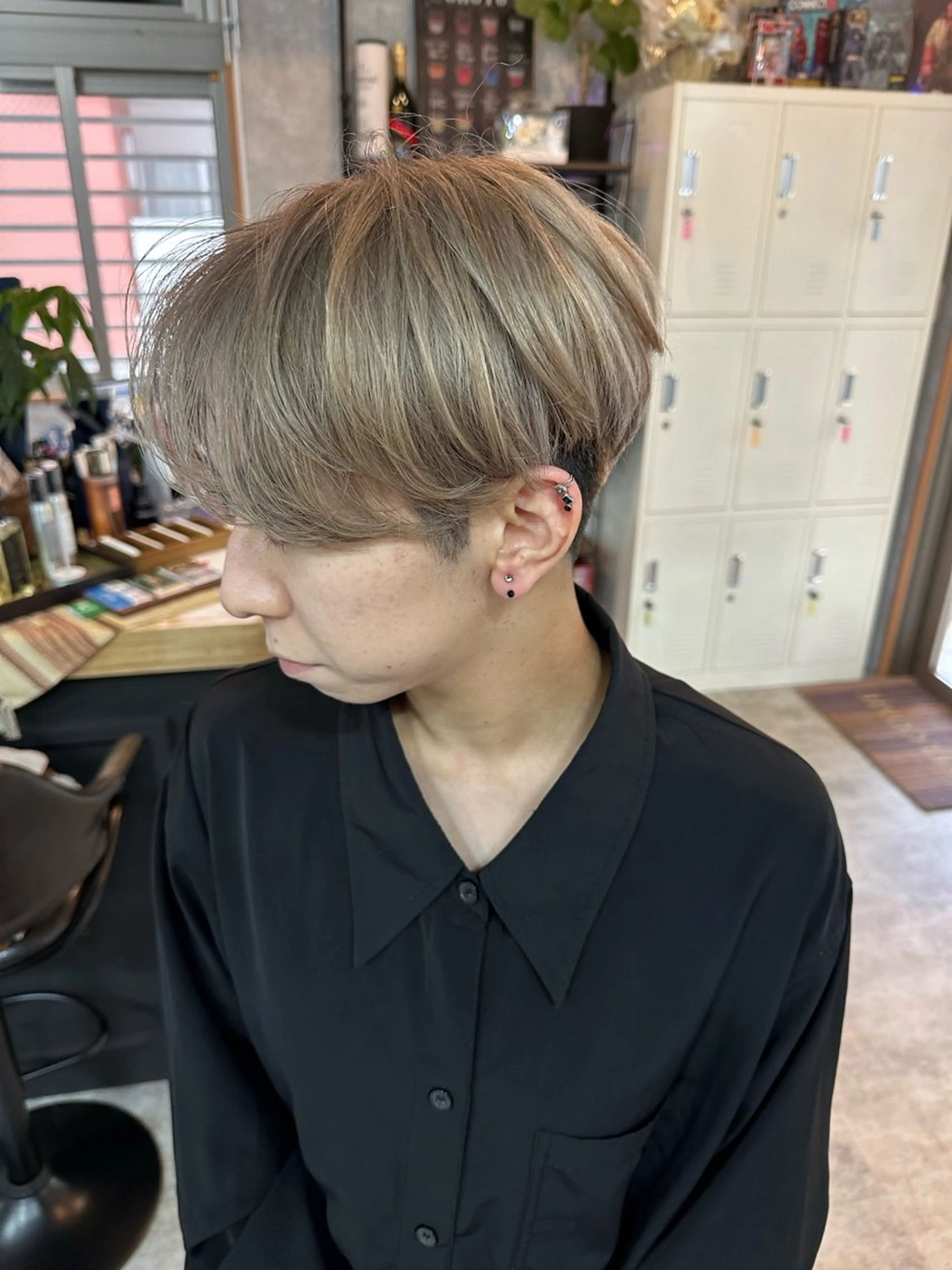 ショート 切りっぱなしボブ ショートボブ ハンサムショート 丸みショート ボブ カット ヘアカラー トリートメント モテ髪/ボブ/ショー ト/アダチフウトのヘアスタイル