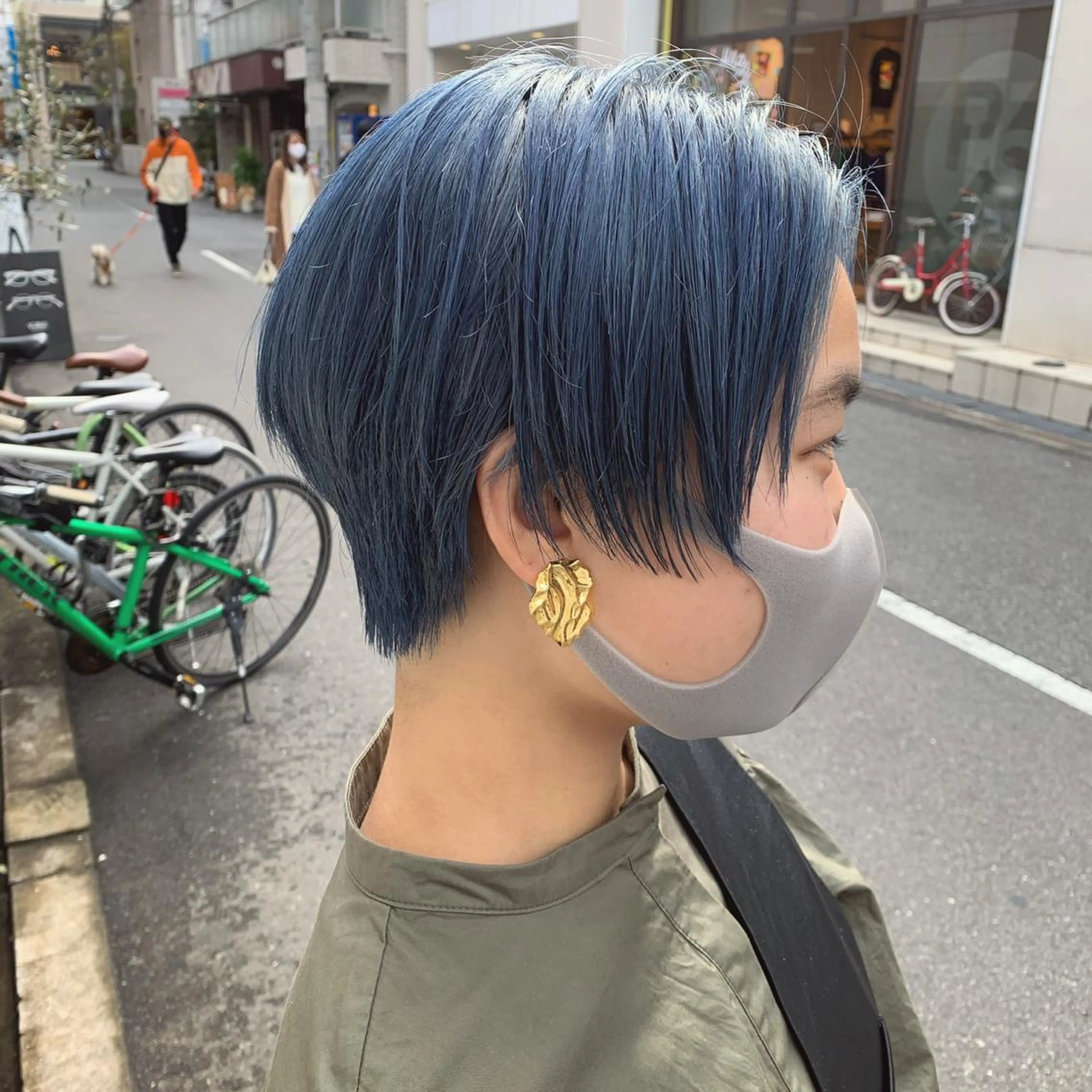 ショート カラー ブルーカラー ハッシュカット カシマハヤトのヘアスタイル