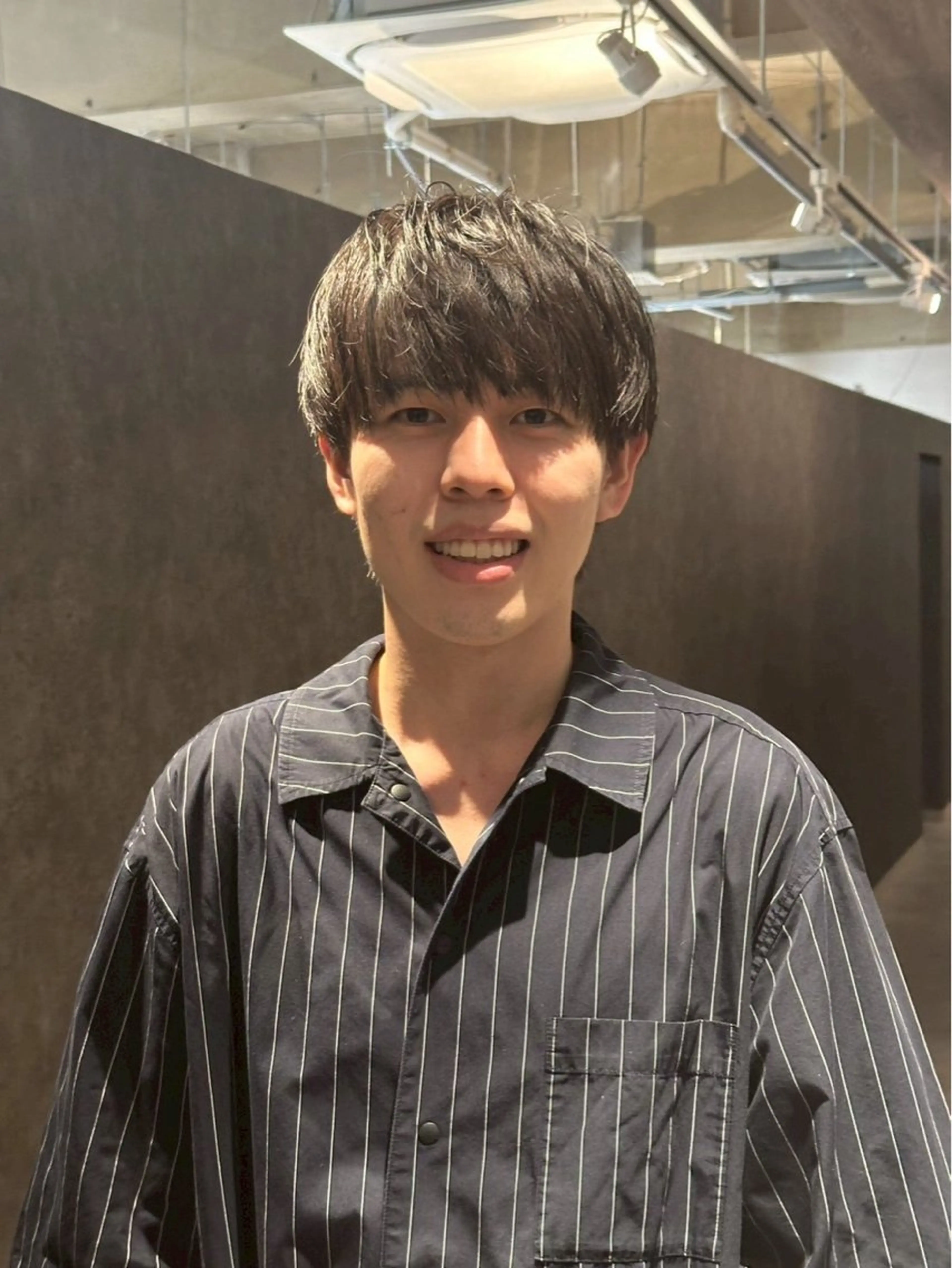 ショート メンズ メンズブリーチ センターパート フェードカット フェザーパーマ メンズハイライト カット 金山駅前/メンズ パーマ/真柄 恒輝のヘアスタイル