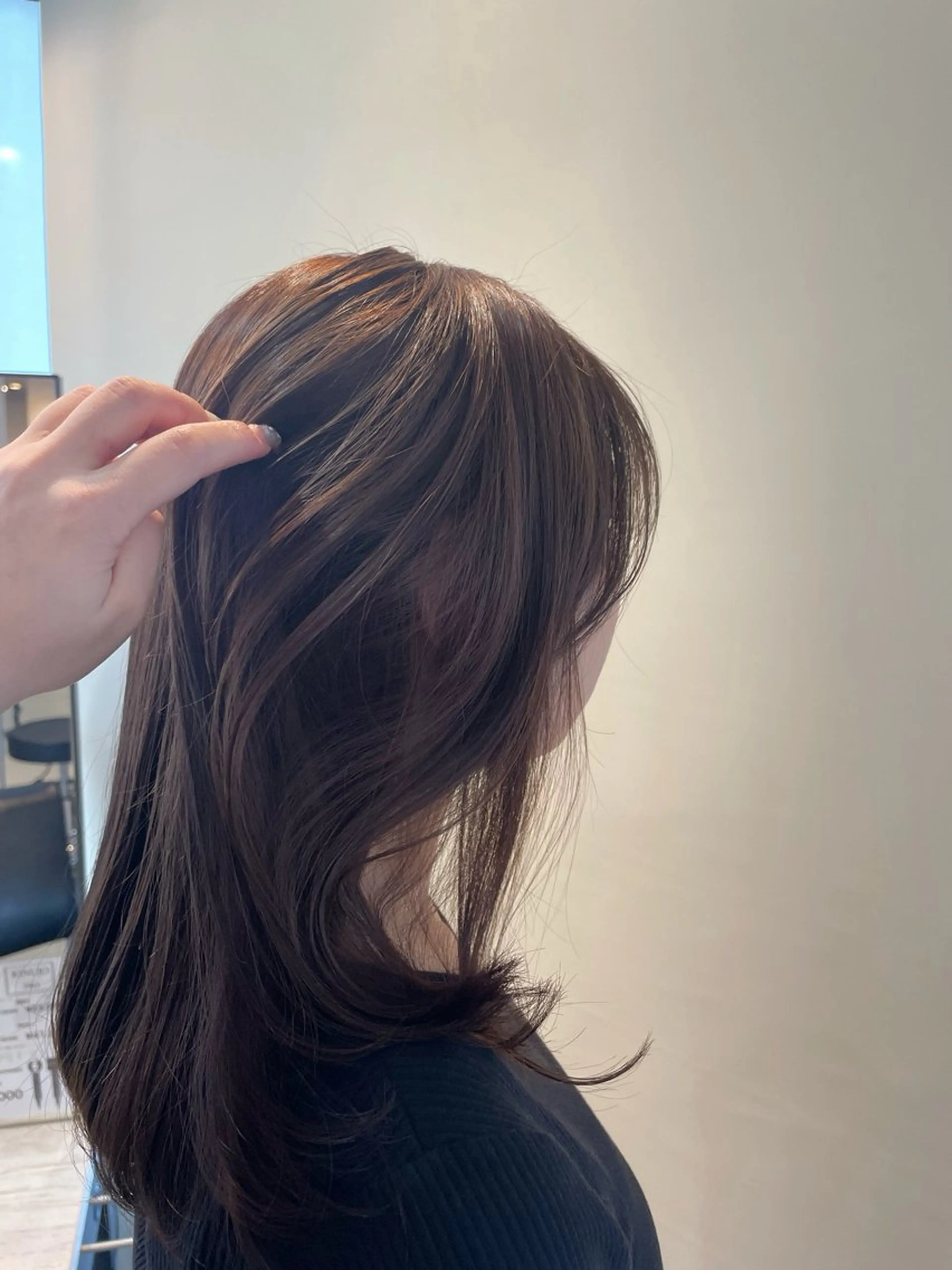 セミロング カラー ブリーチ 透明感カラー ヘアカラー tiel【ティエル】所属・tiel 小山莉々のヘアスタイル