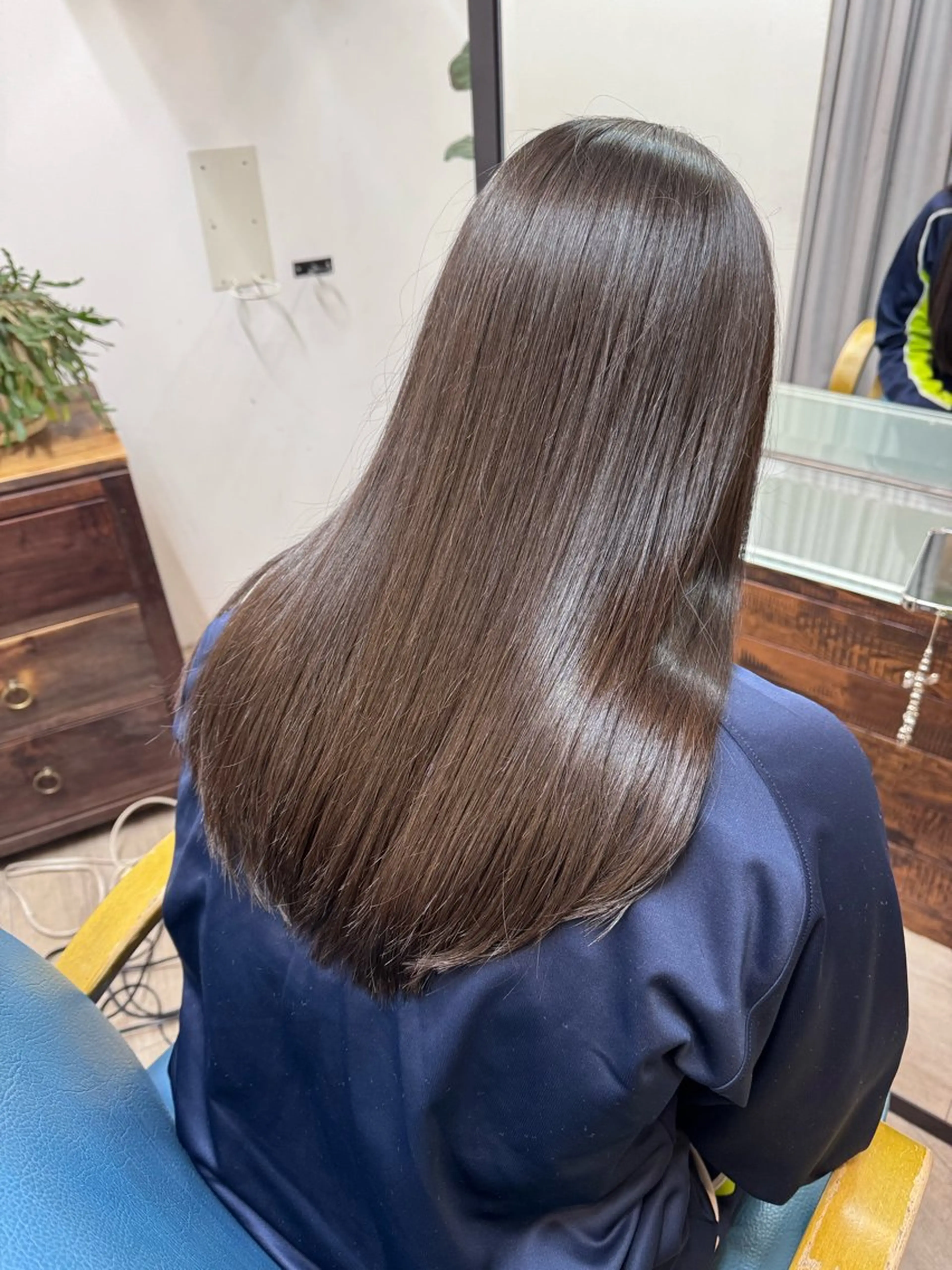 ロング レイヤーカット ロング カット CHEST　若松 采実の眉毛・アイブロウイメージ