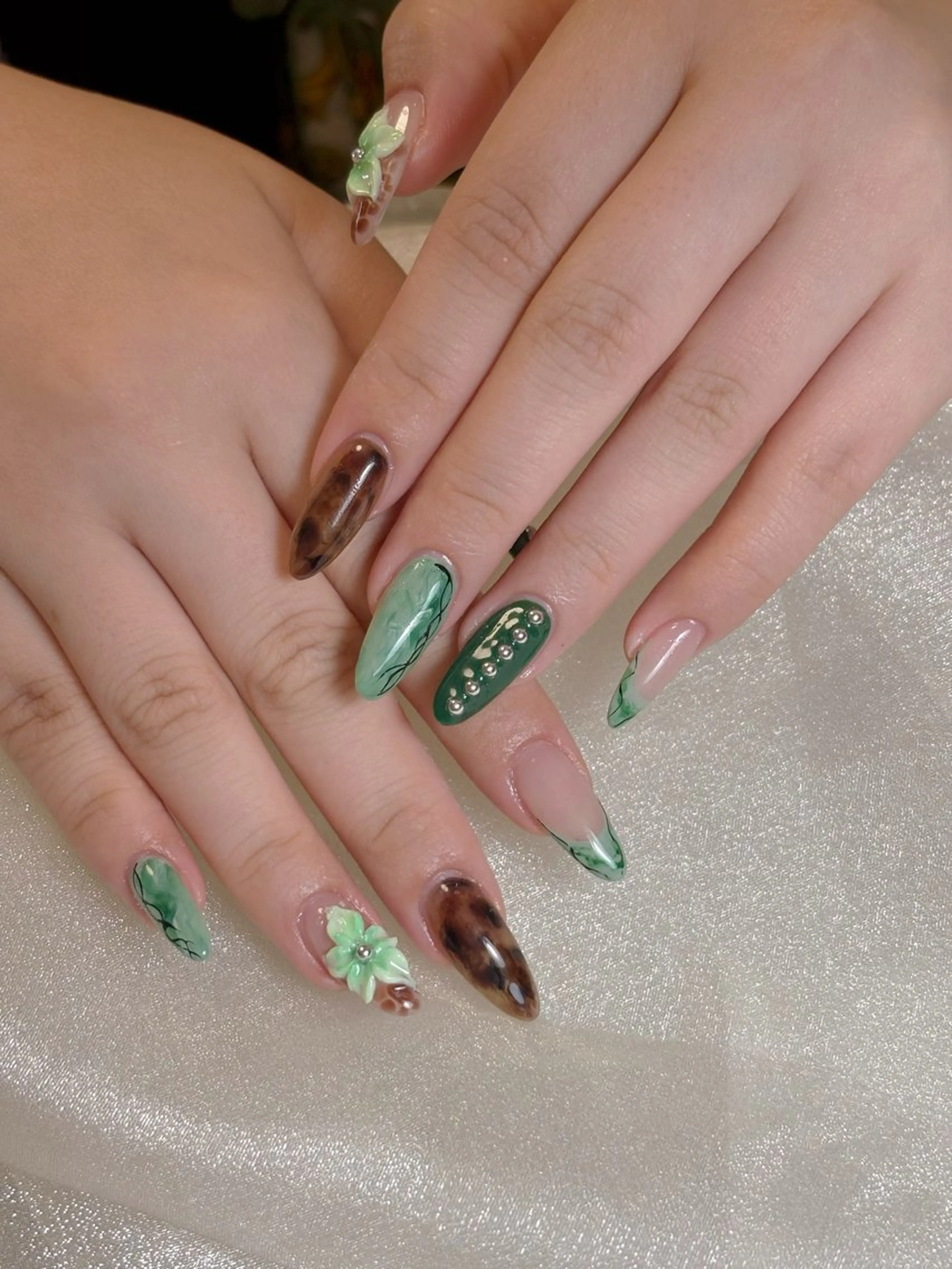 ネイル ハンドネイル ハンドケア ネイル👑クイーンズ NailQueensのネイルデザイン