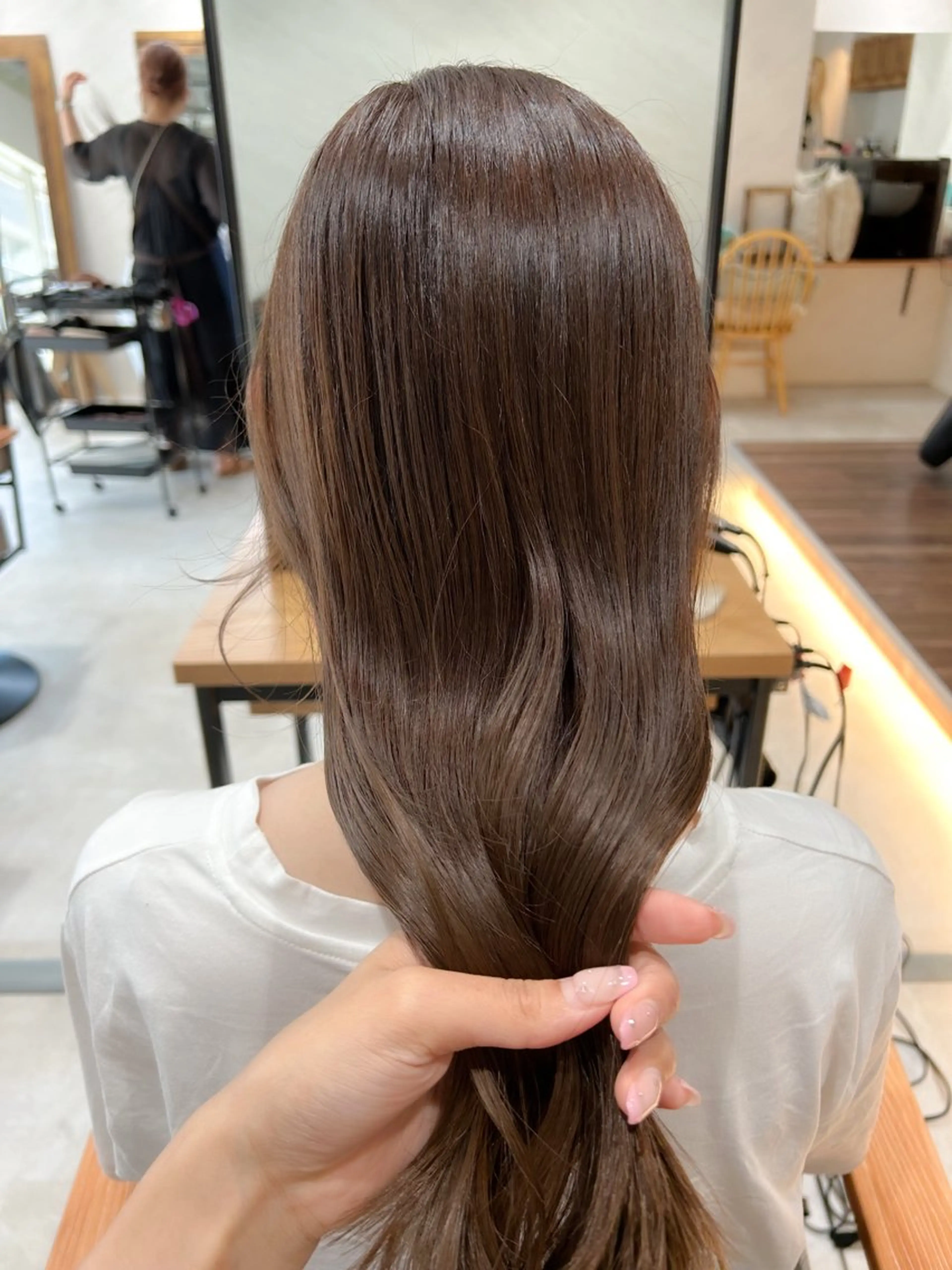セミロング カラー ブリーチ グレージュ ミルクティーグレージュ ブリーチなしカラー ヘアカラー トリートメント 🎀髪質改善・艶髪カ ラー🎀YUMEKAのヘアスタイル
