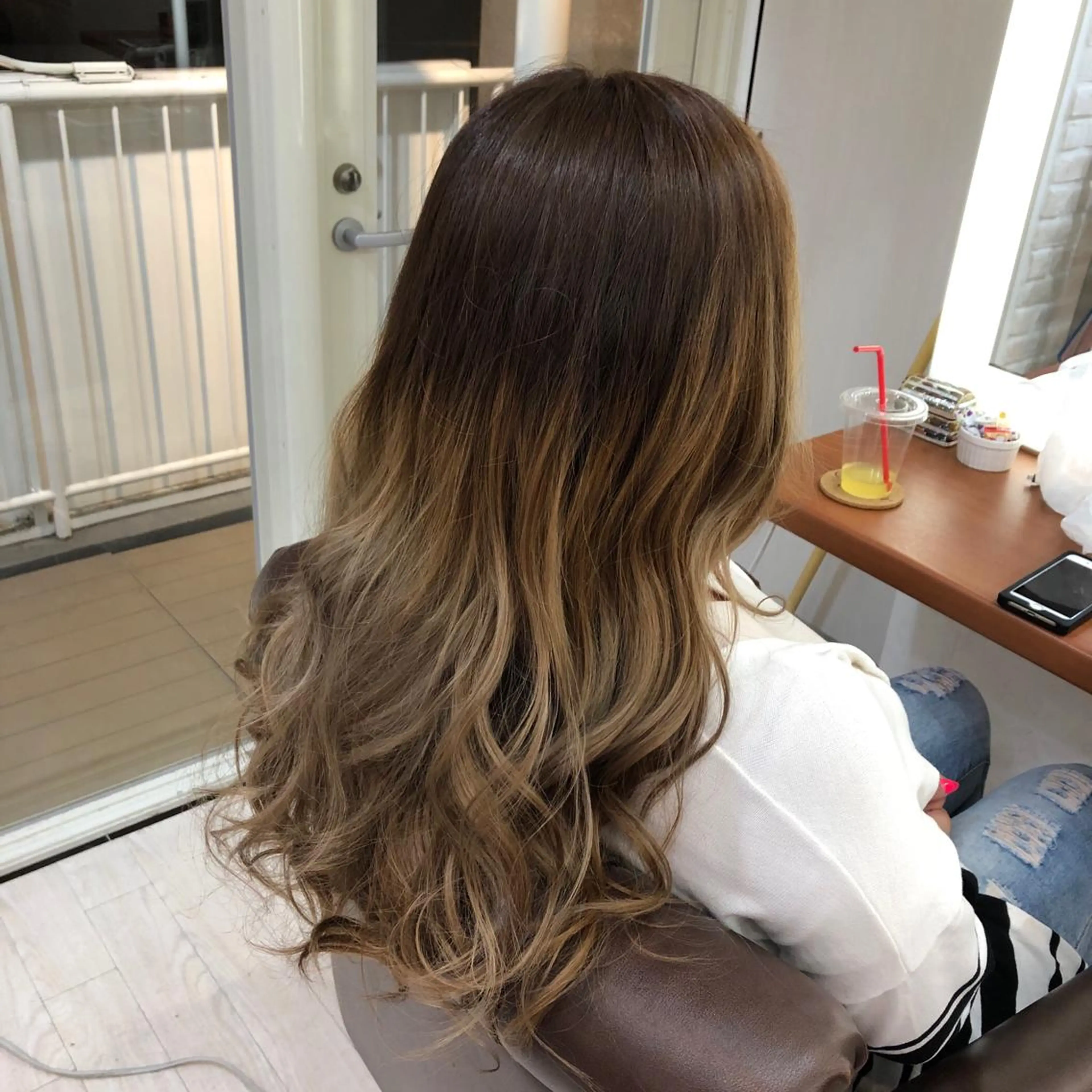 ロング カット ヘアカラー トリートメント ヘアセット Aujua ソムリエ 勝又舞夏のヘアスタイル