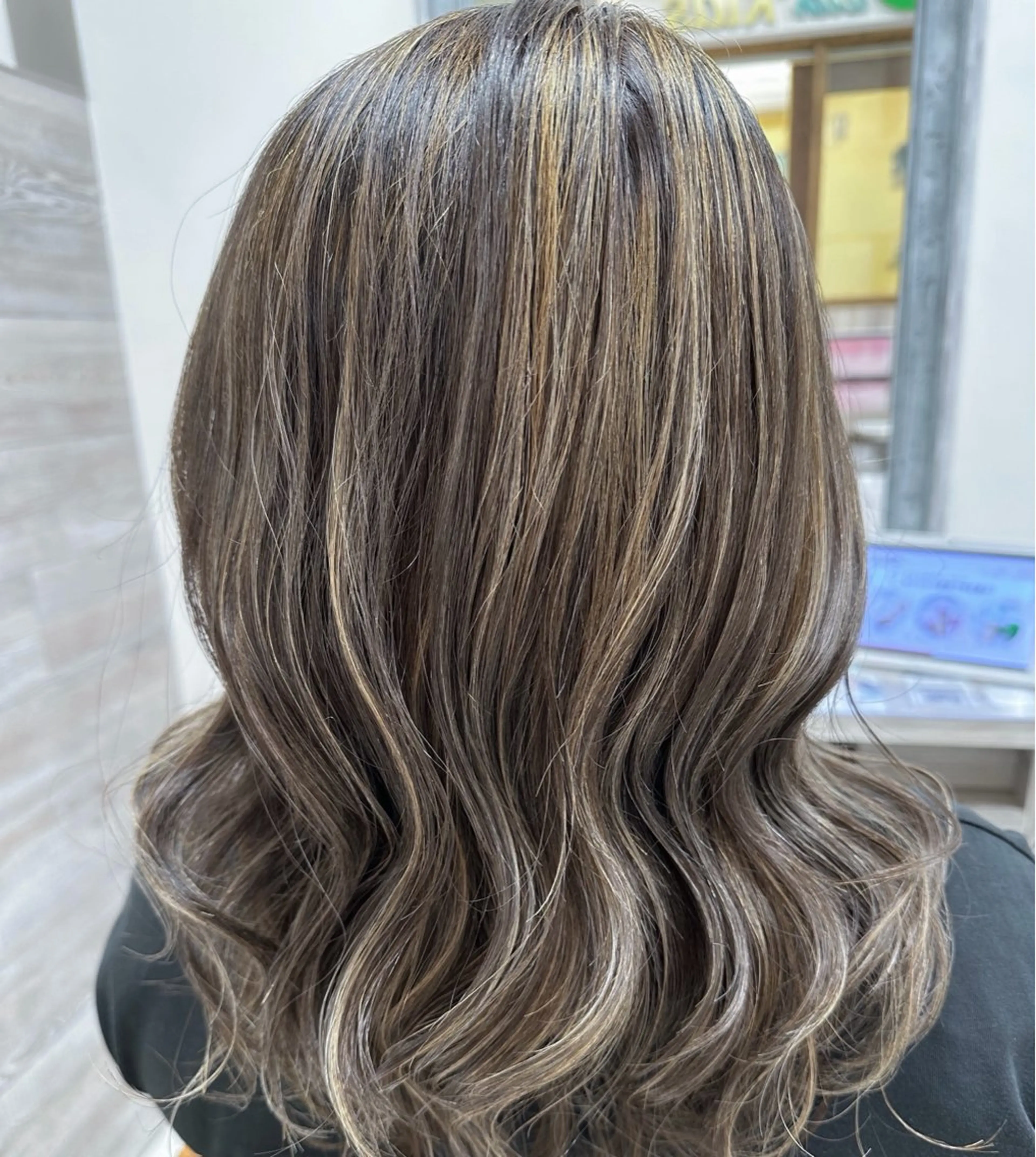 ミディアム カラー 吉岡 大樹のヘアスタイル