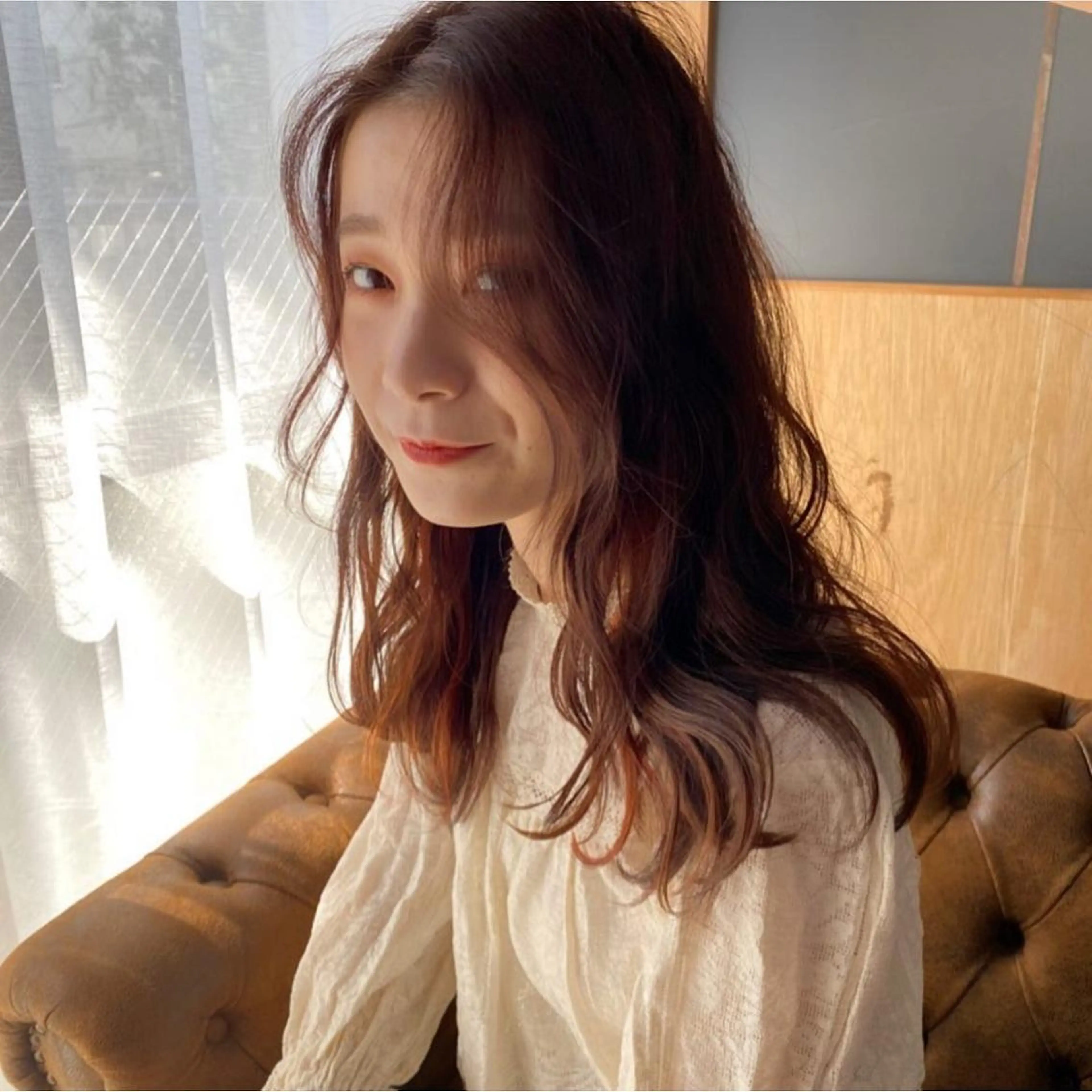 ミディアム カラー ヘアアレンジ ベージュカラー デザインカラー ハイライトカラー インナーカラー オレンジ 韓国/髪質改善💘 櫻井かれんのヘアスタイル