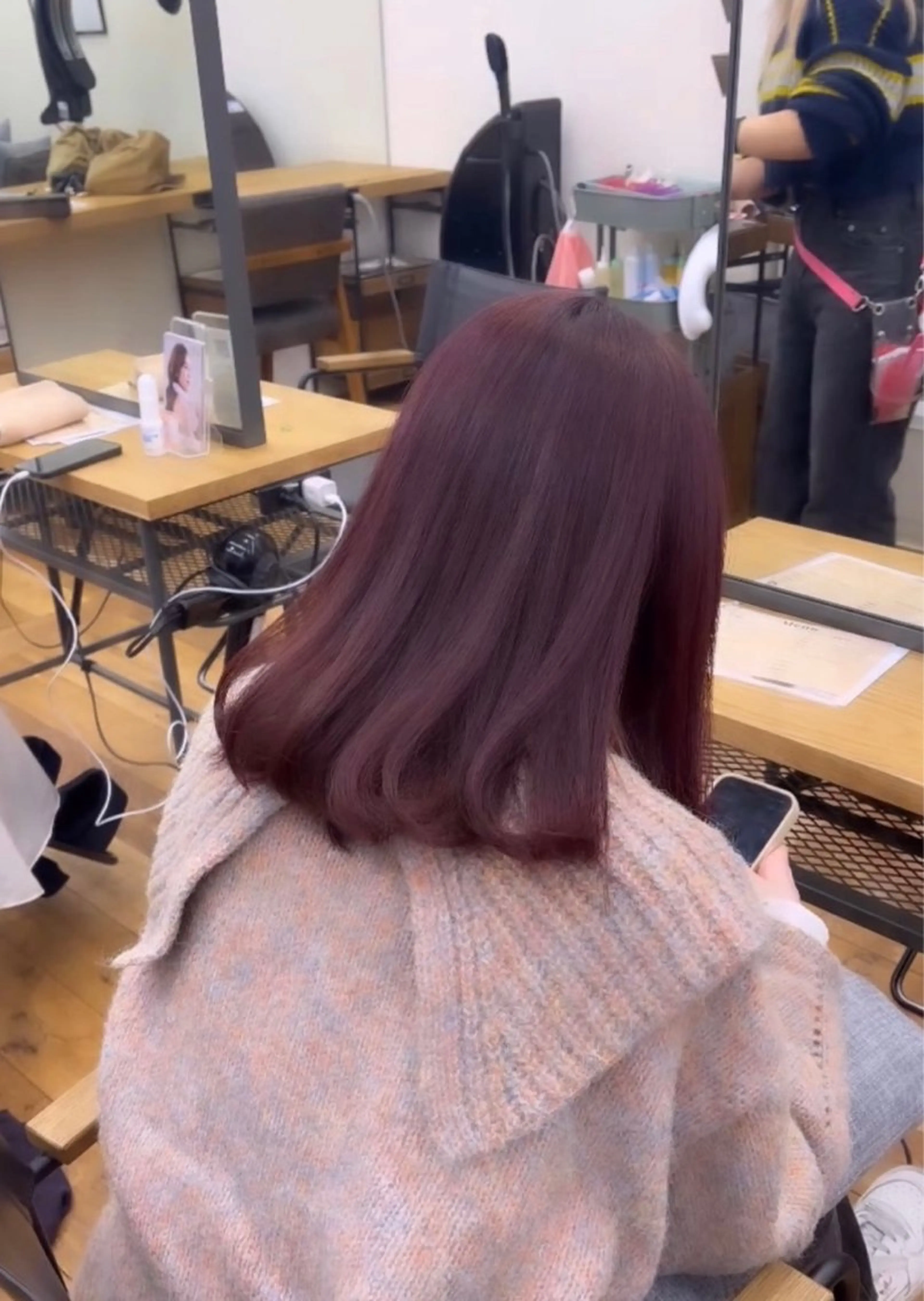 ロング カラー ラベンダーカラー ピンクカラー ピンクラベンダー りく　レイヤーカット ケアブリーチのヘアスタイル