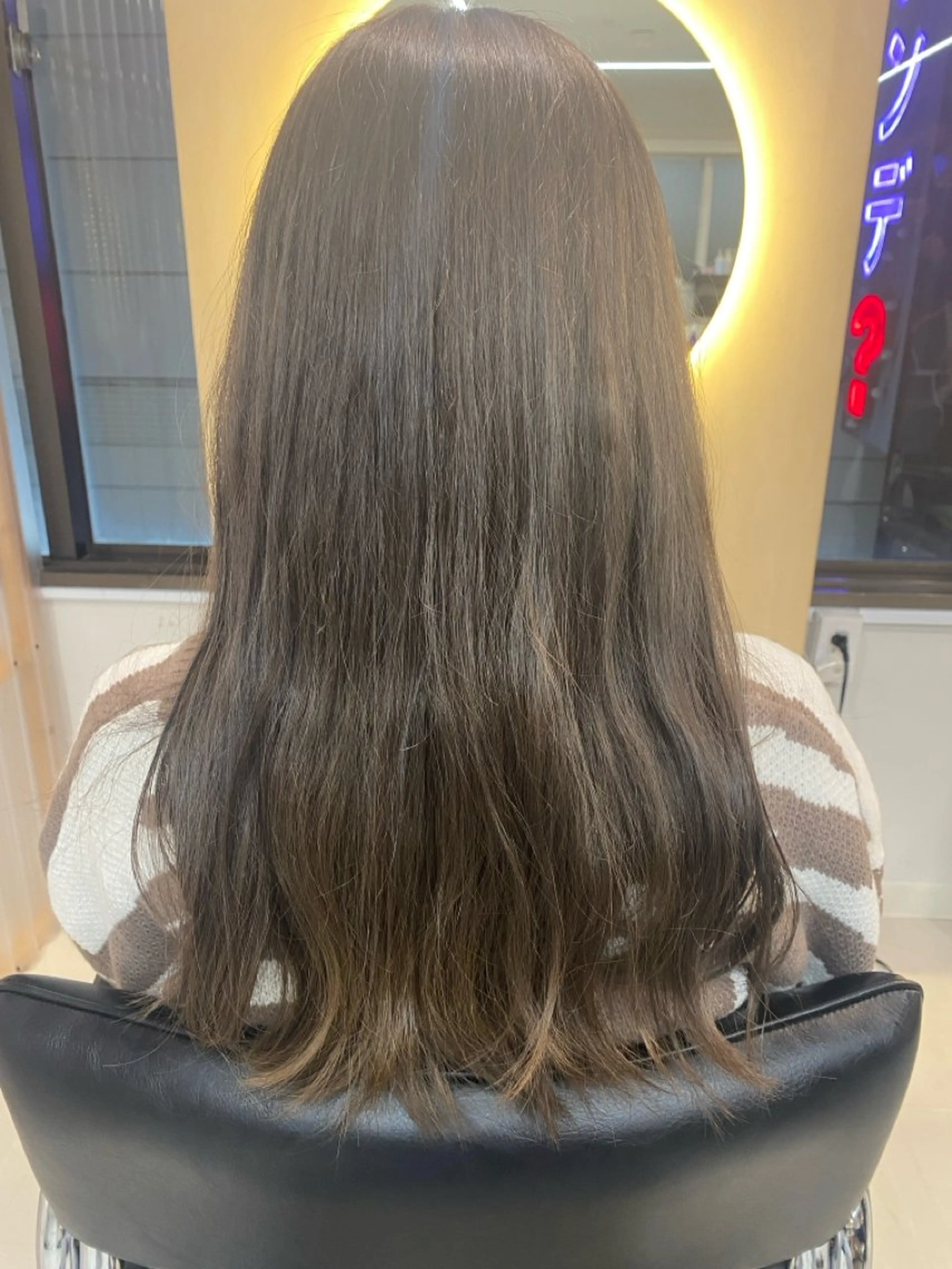 ロング カラー ベージュカラー 透明感カラー ミルクティーベージュ ヘアカラー トリートメント Kiito海老名店所属・山田 希綺のヘアスタイル