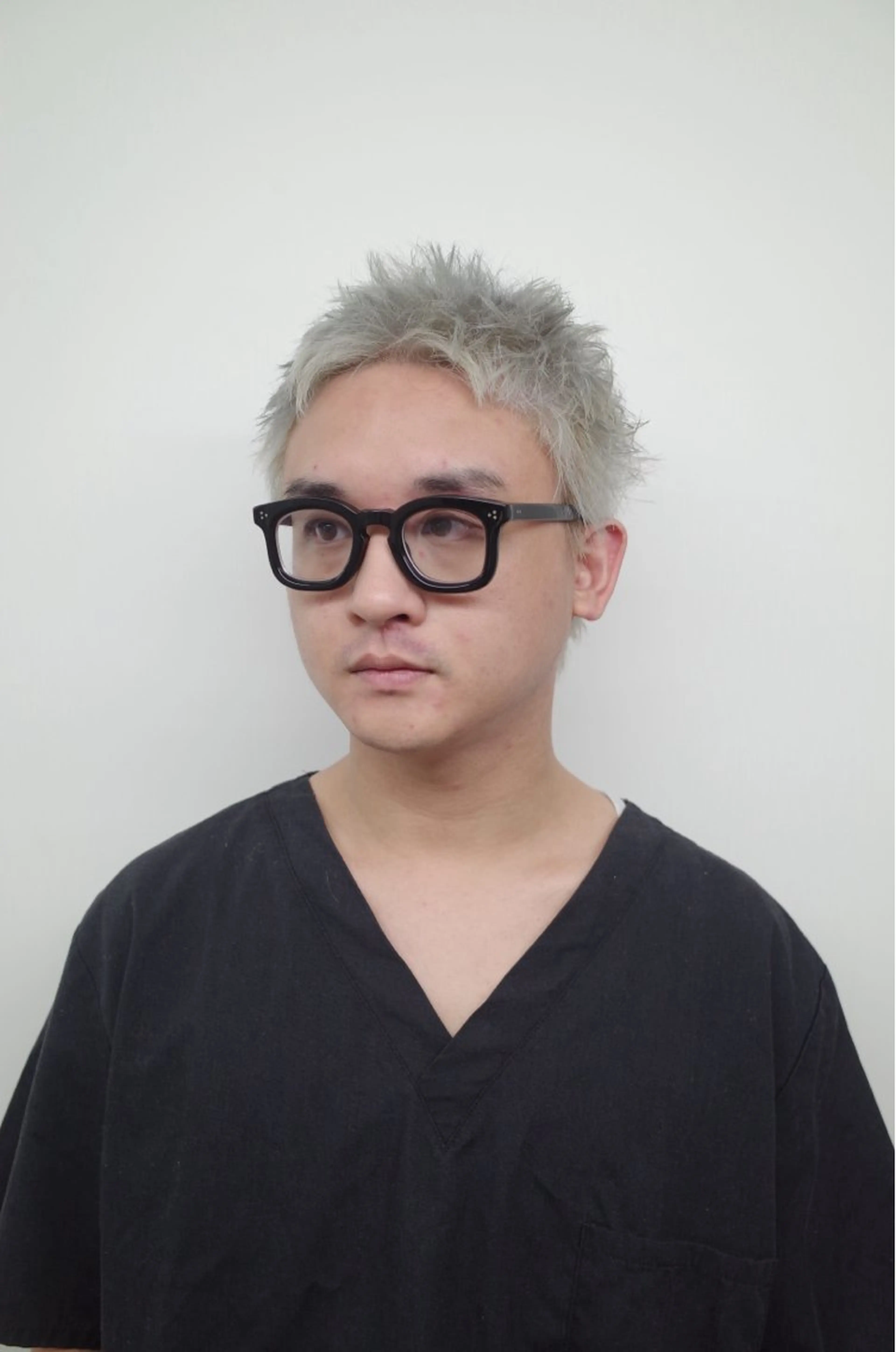 ショート カラー メンズ メンズブリーチ メンズショート ブリーチ ショートヘア カット ヘアカラー 【メンズパーマ特化】 オオヤチユソラのヘアスタイル