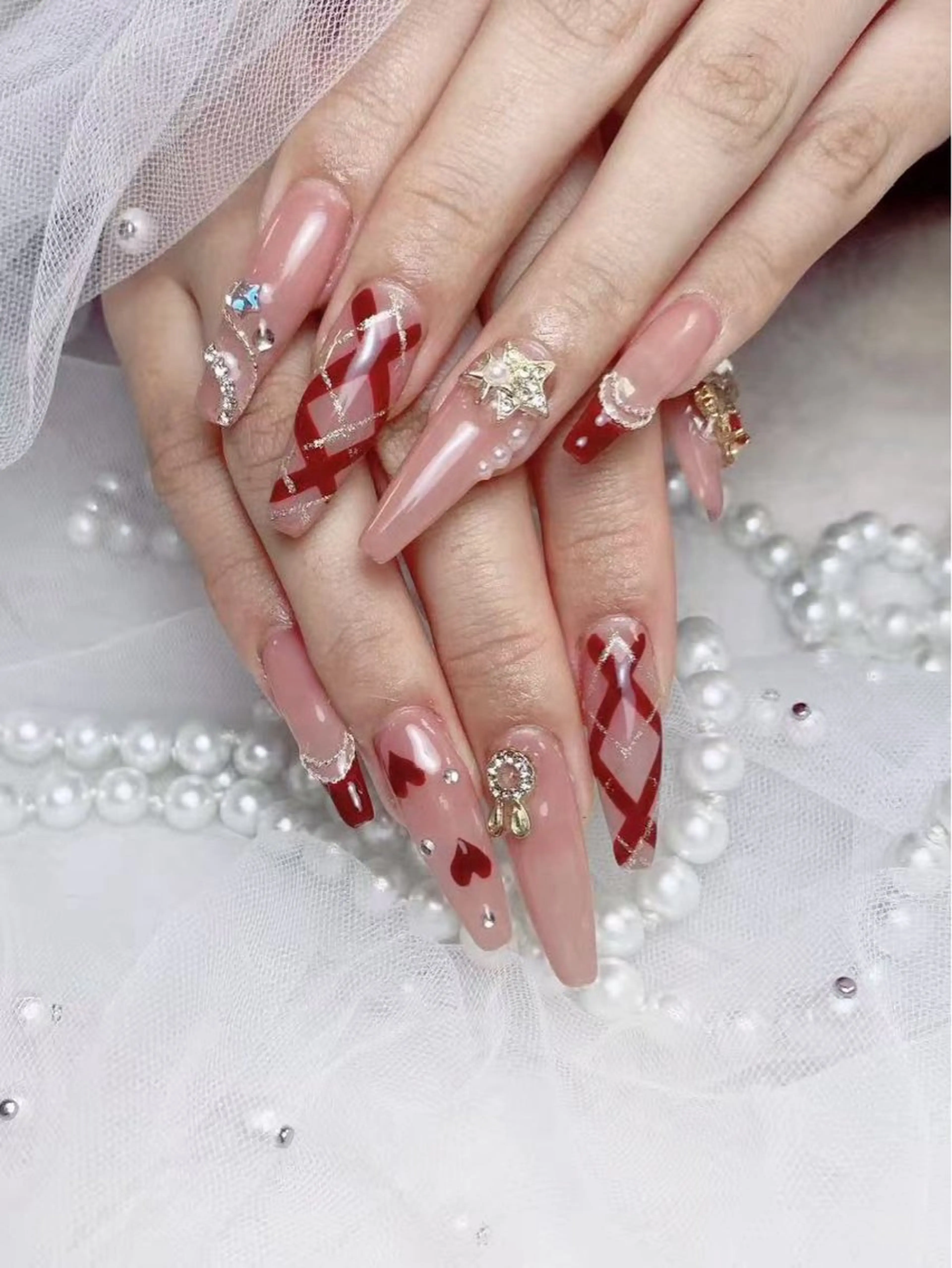 ネイル ハンドネイル チョウ チョウのネイルデザイン