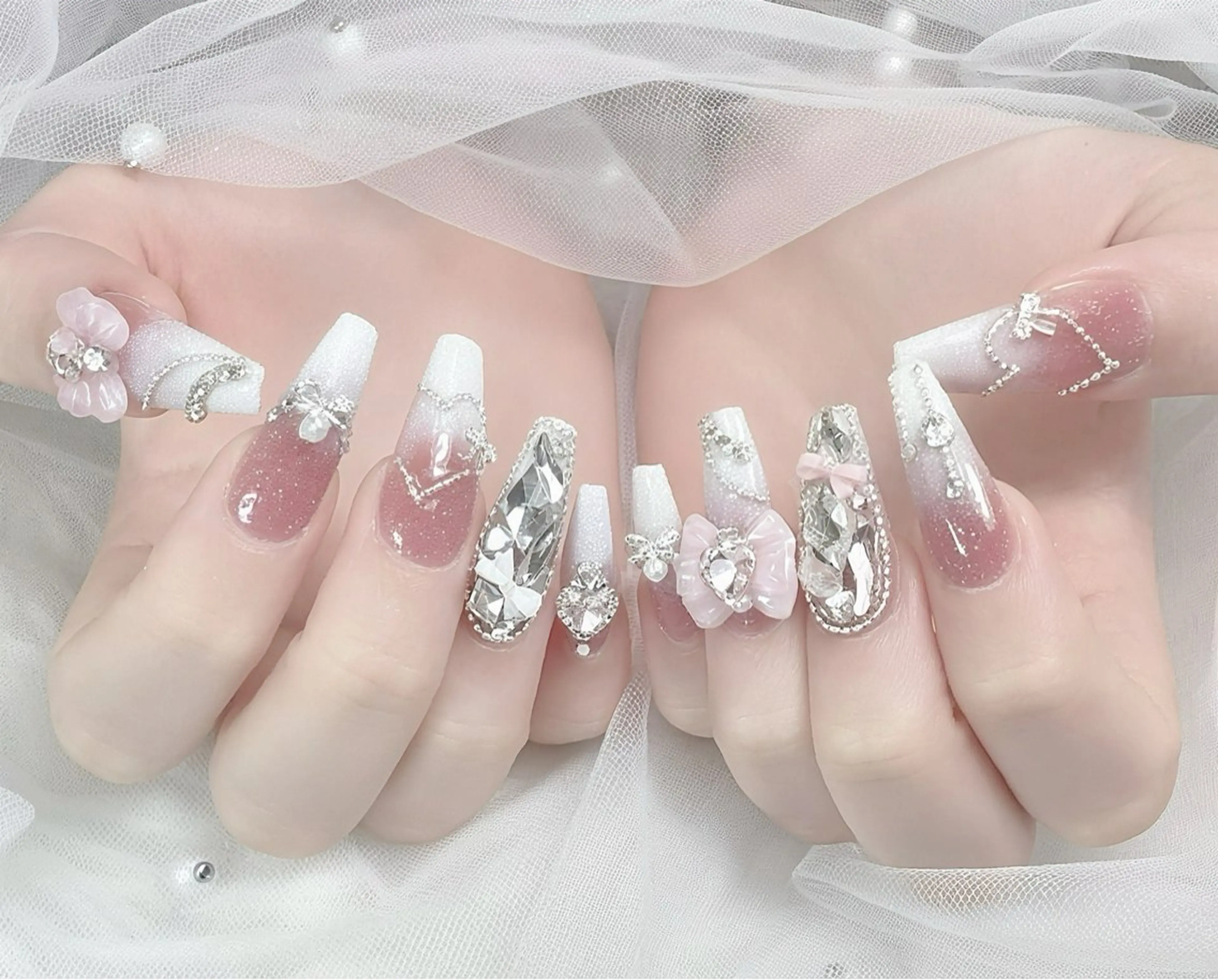 ネイル グラデーション ハート リボン ワンホンネイル ハンドネイル ハンドケア Gote Kawa nail salonのネイルデザイン