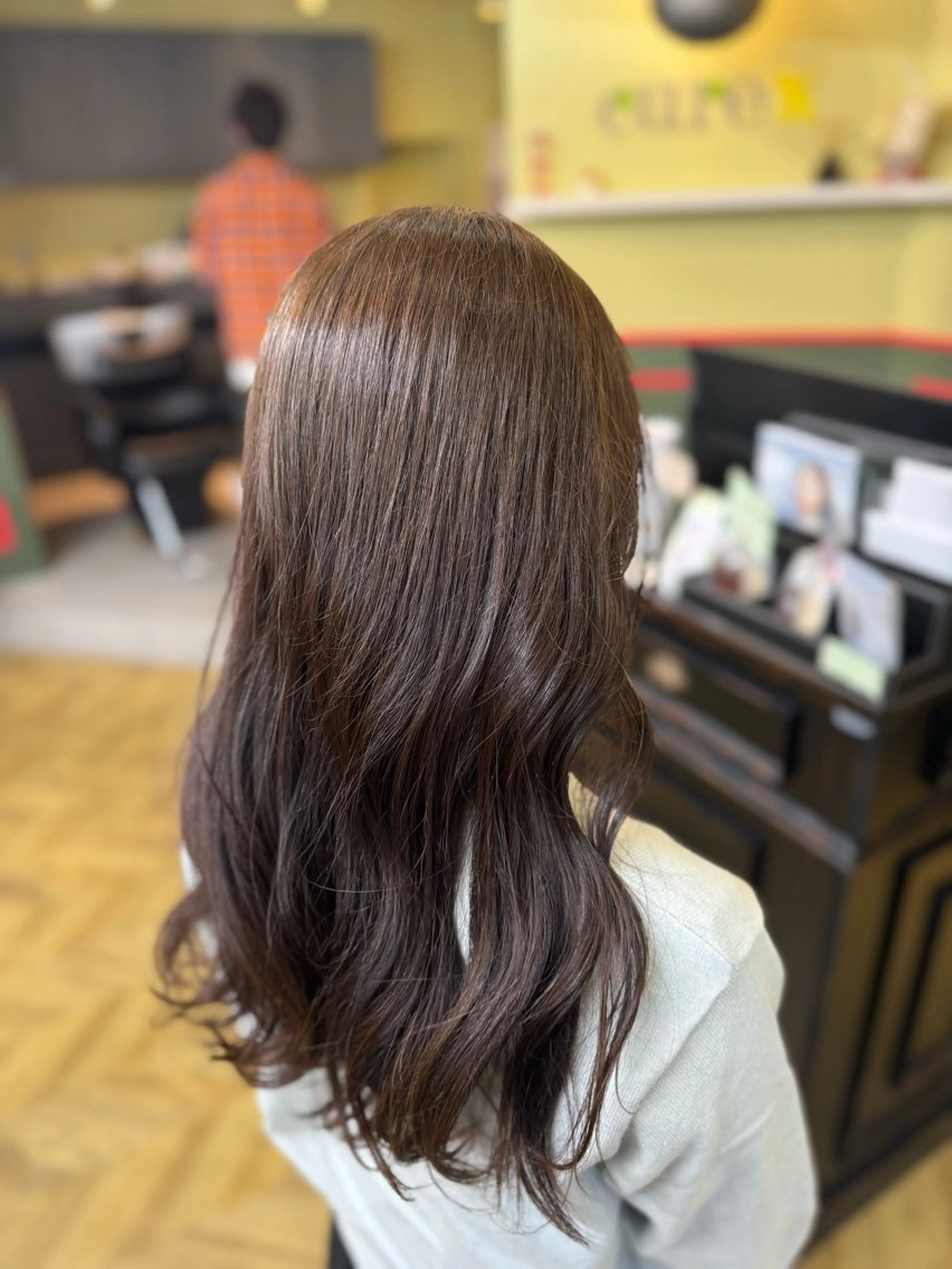 ロング カラー ベージュカラー 透明感カラー オリーブベージュ ヘアカラー ヘッドスパ cureK所属・米倉 麻衣のヘアスタイル