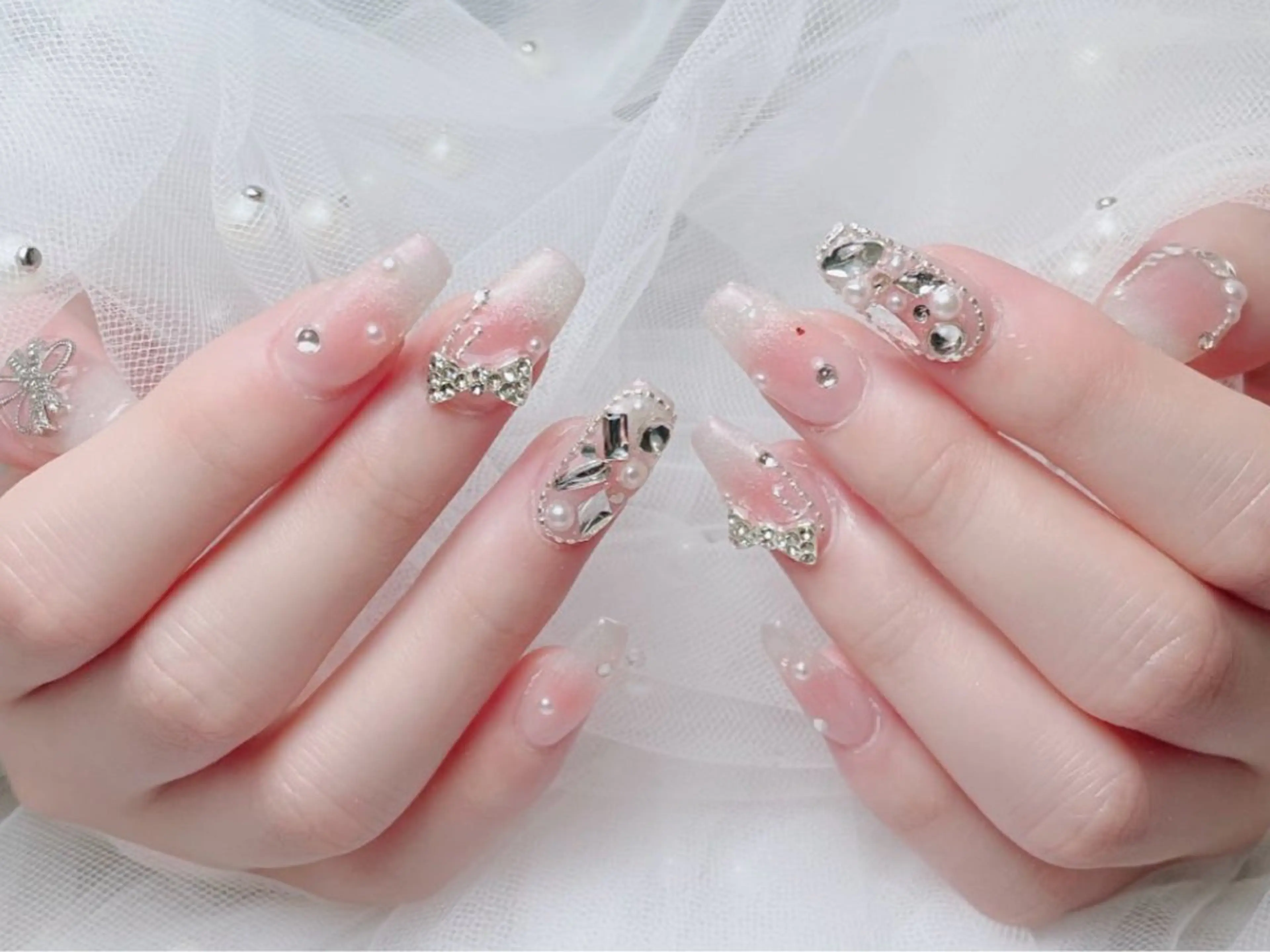 ネイル フレンチネイル ジェルネイル ハート 韓国ネイル マグネットネイル ハンドネイル ネイルサロン lotusのネイルデザイン