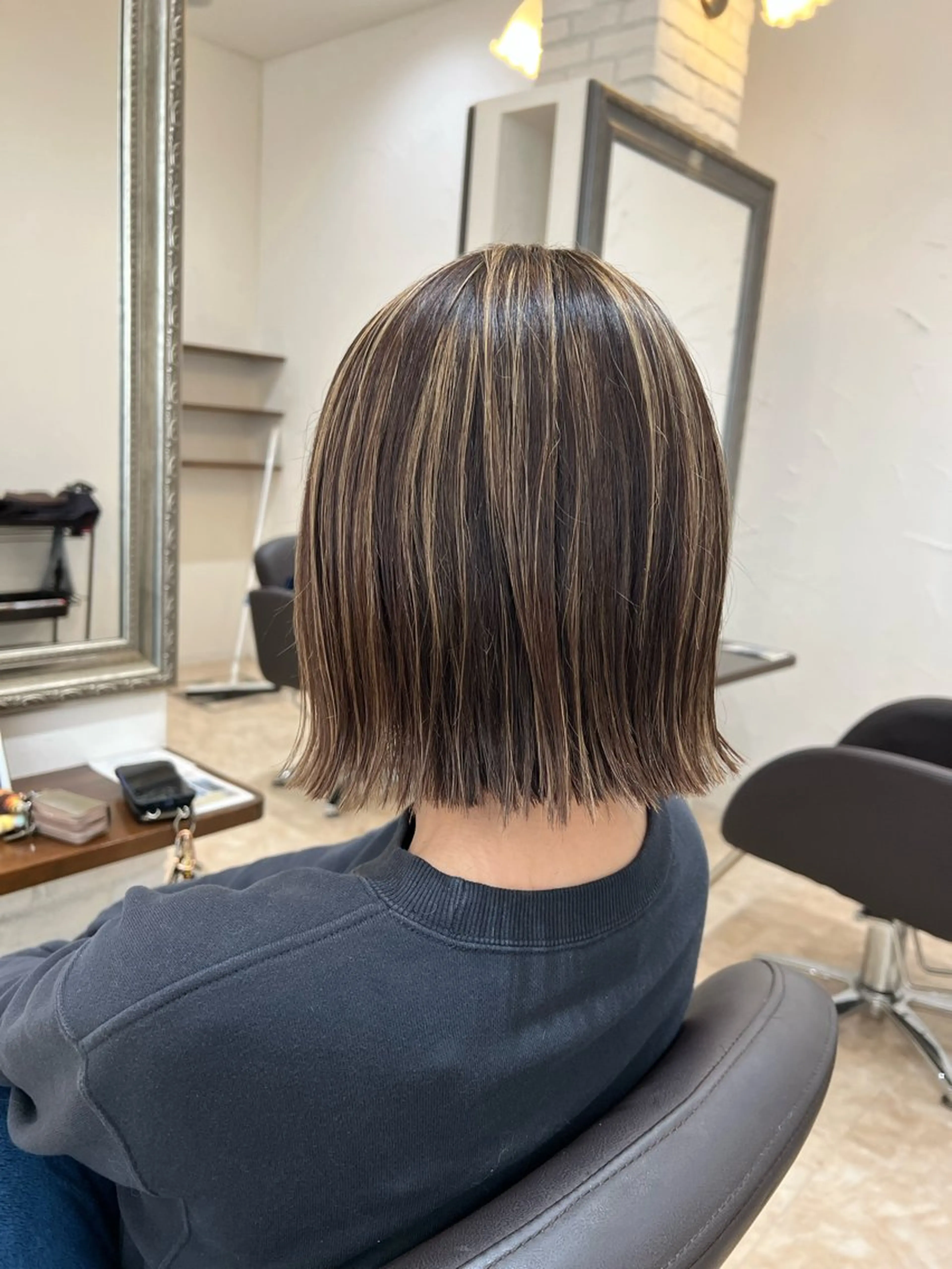 ミディアム 小泉 加那のヘアスタイル