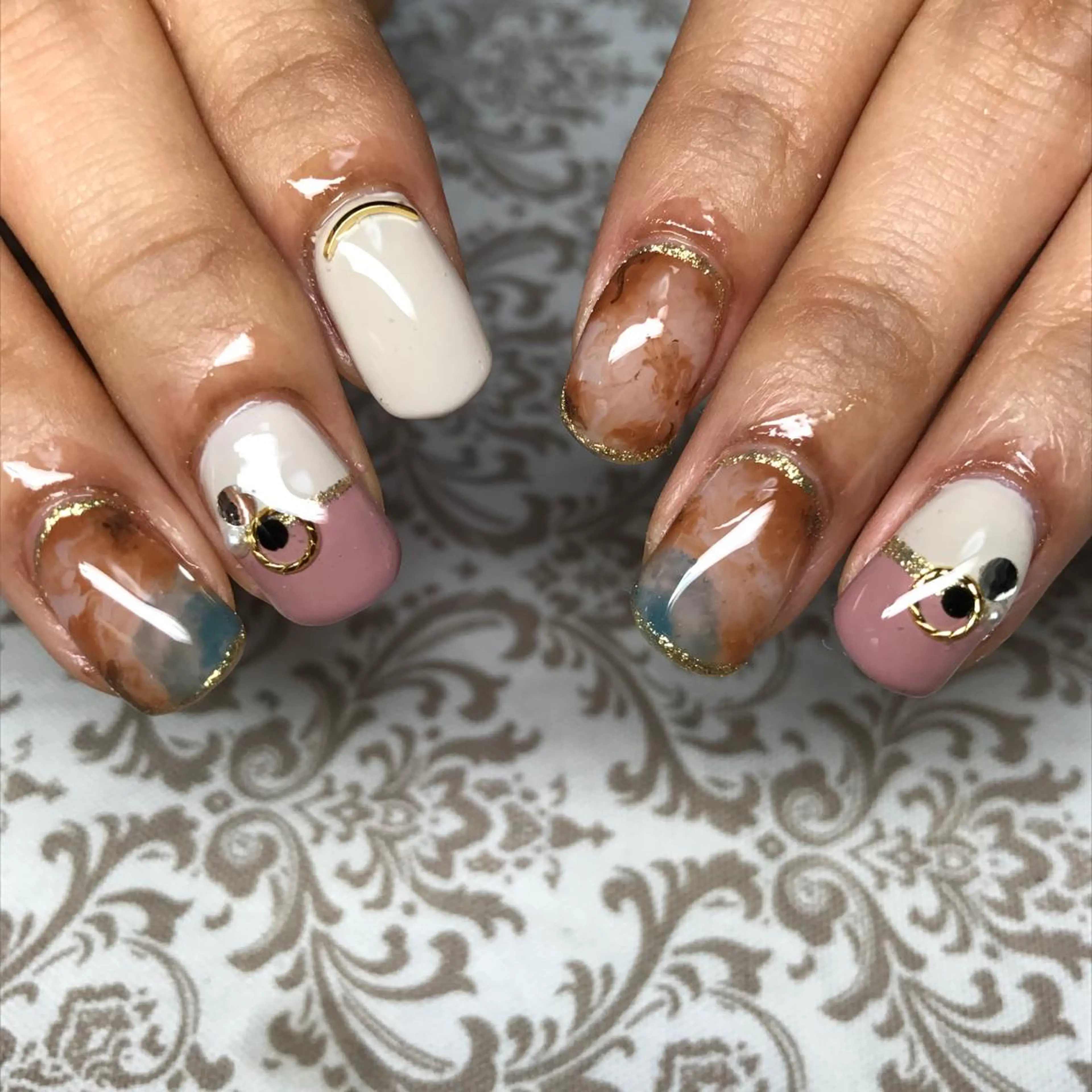 ネイル アートネイル べっ甲ネイル ハンドネイル COCO+所属・COCO +のエステ・リラクイメージ