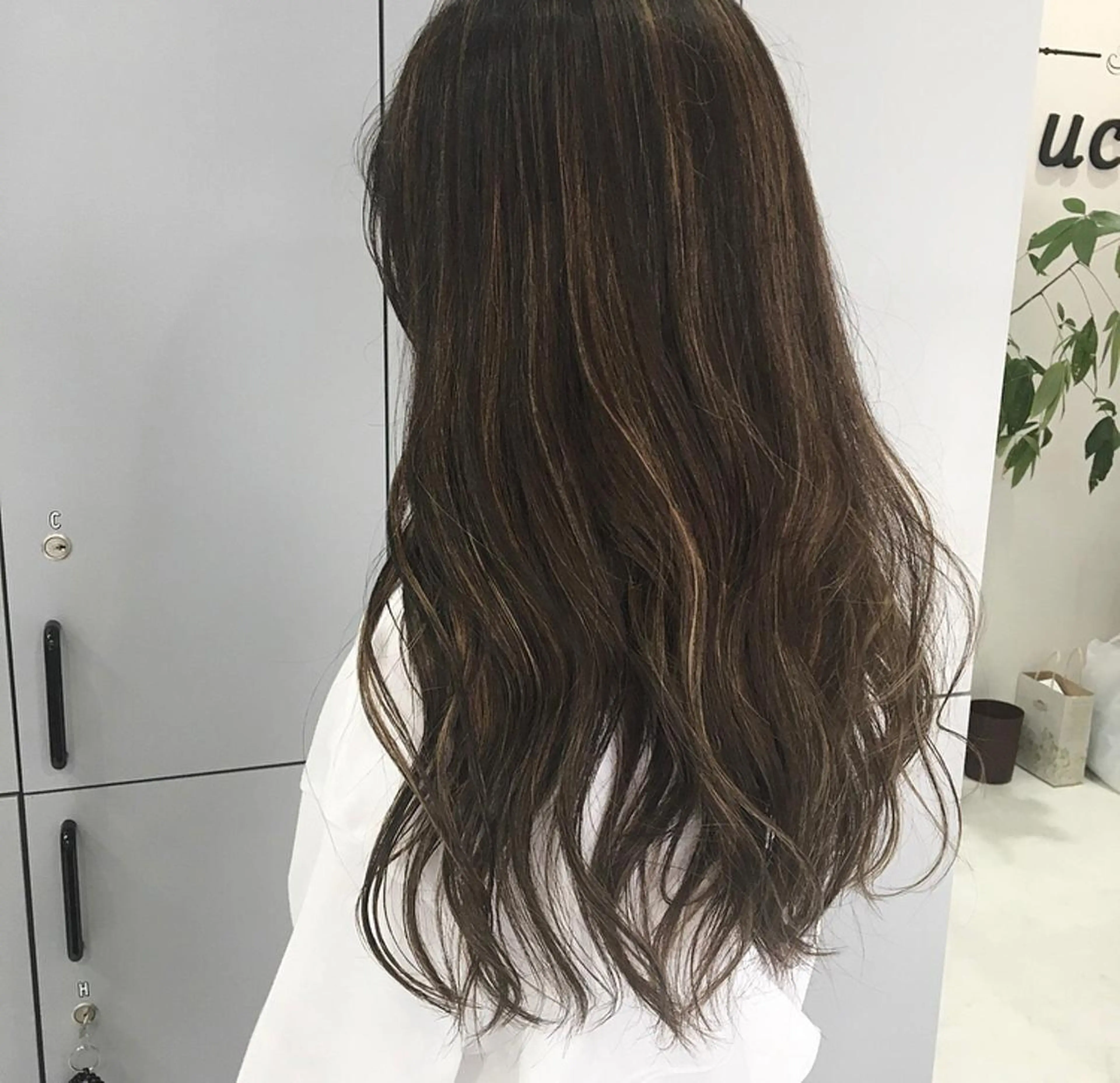 ロング カラー ベージュカラー ハイライトカラー ハイライト カット ヘアカラー トリートメント volta∞knot所属・狩野 羅夢のヘアスタイル