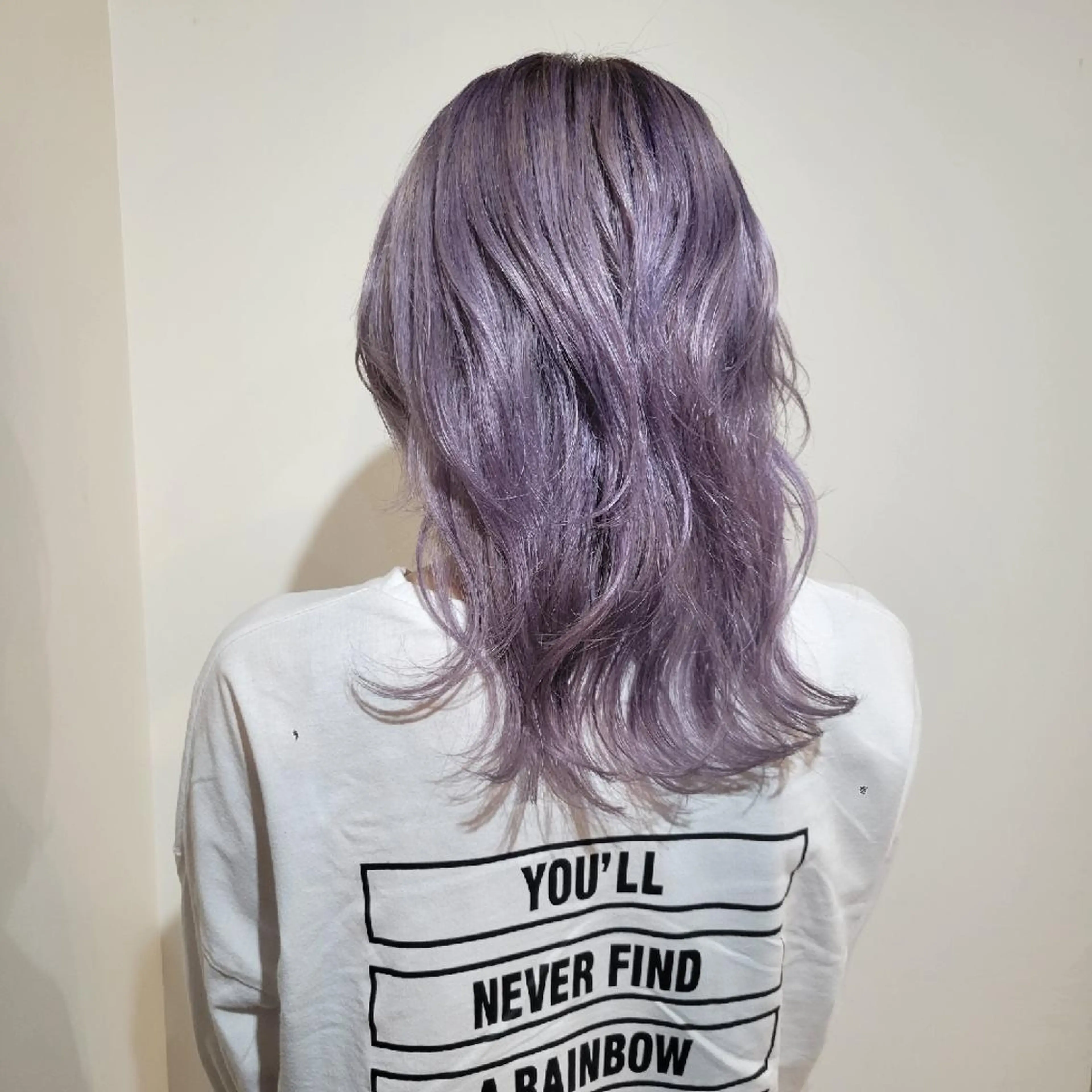 セミロング アッシュ カット ヘアカラー トリートメント 🇰🇷透明感×ハイ トーン🌟tomoのヘアスタイル