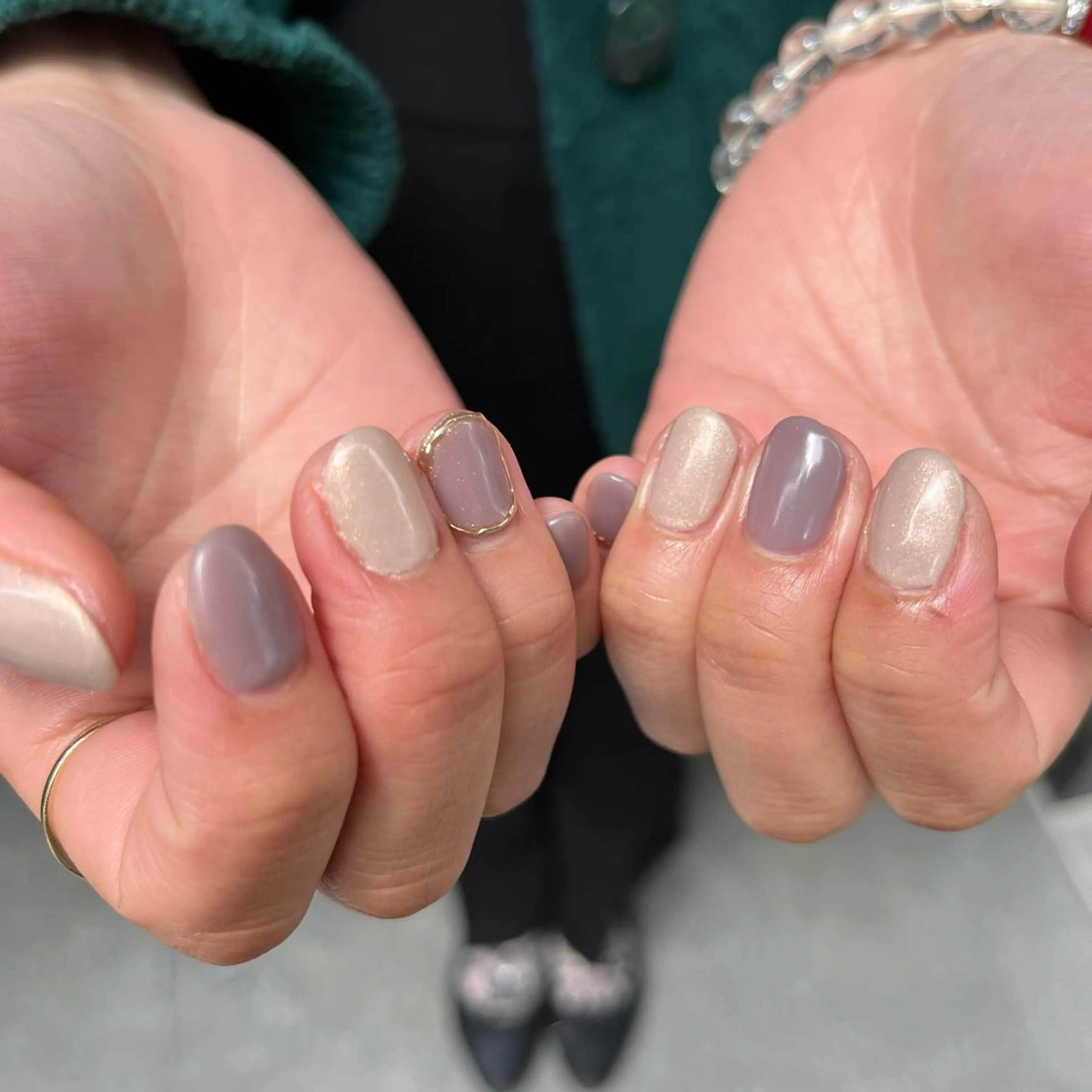 ネイル ミラーネイル ハンドネイル 関谷 真登佳のネイルデザイン