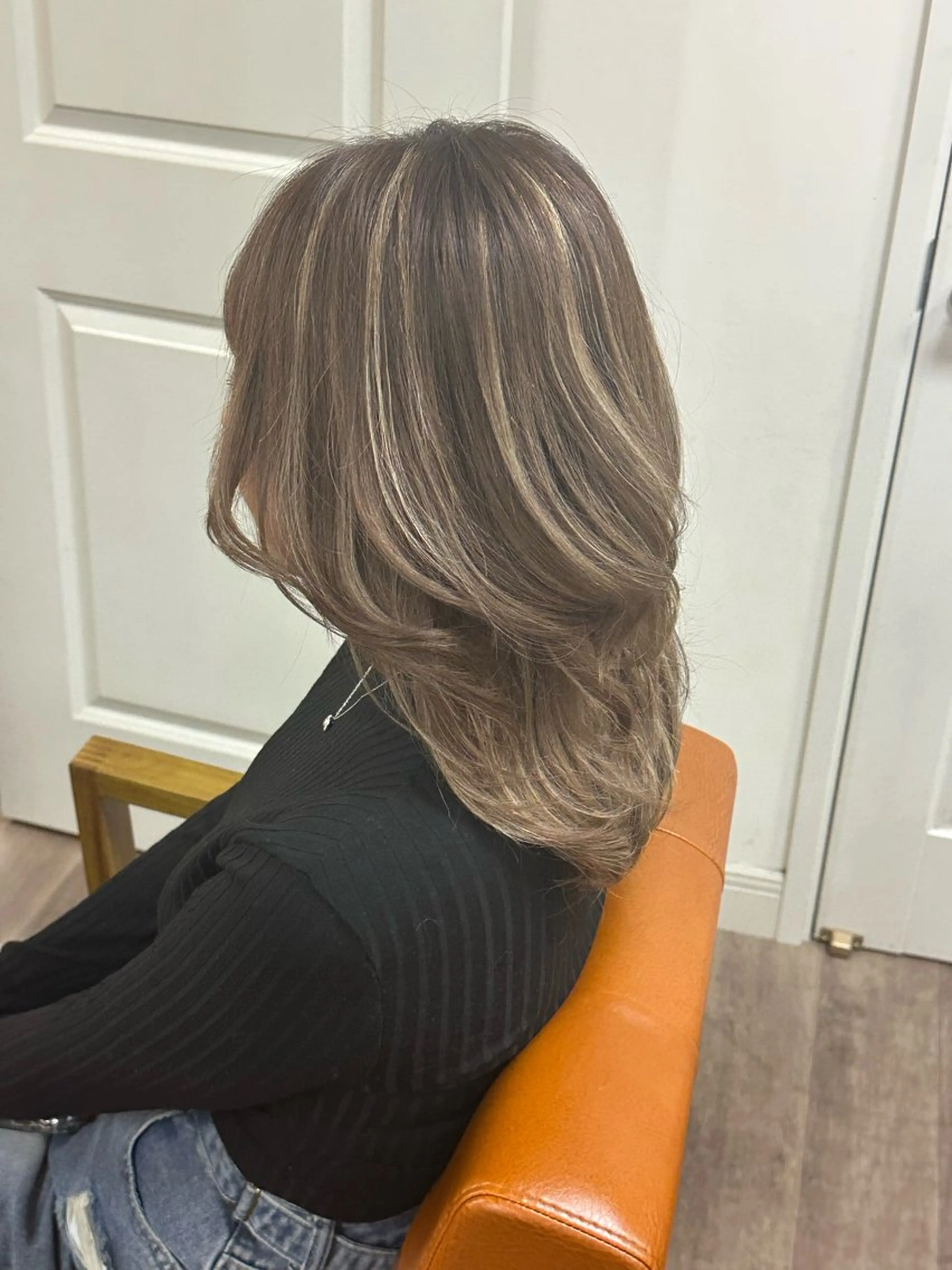 【立体感のある艶髪カラー✨】ハイライトカラー＋シャンプーブローの写真