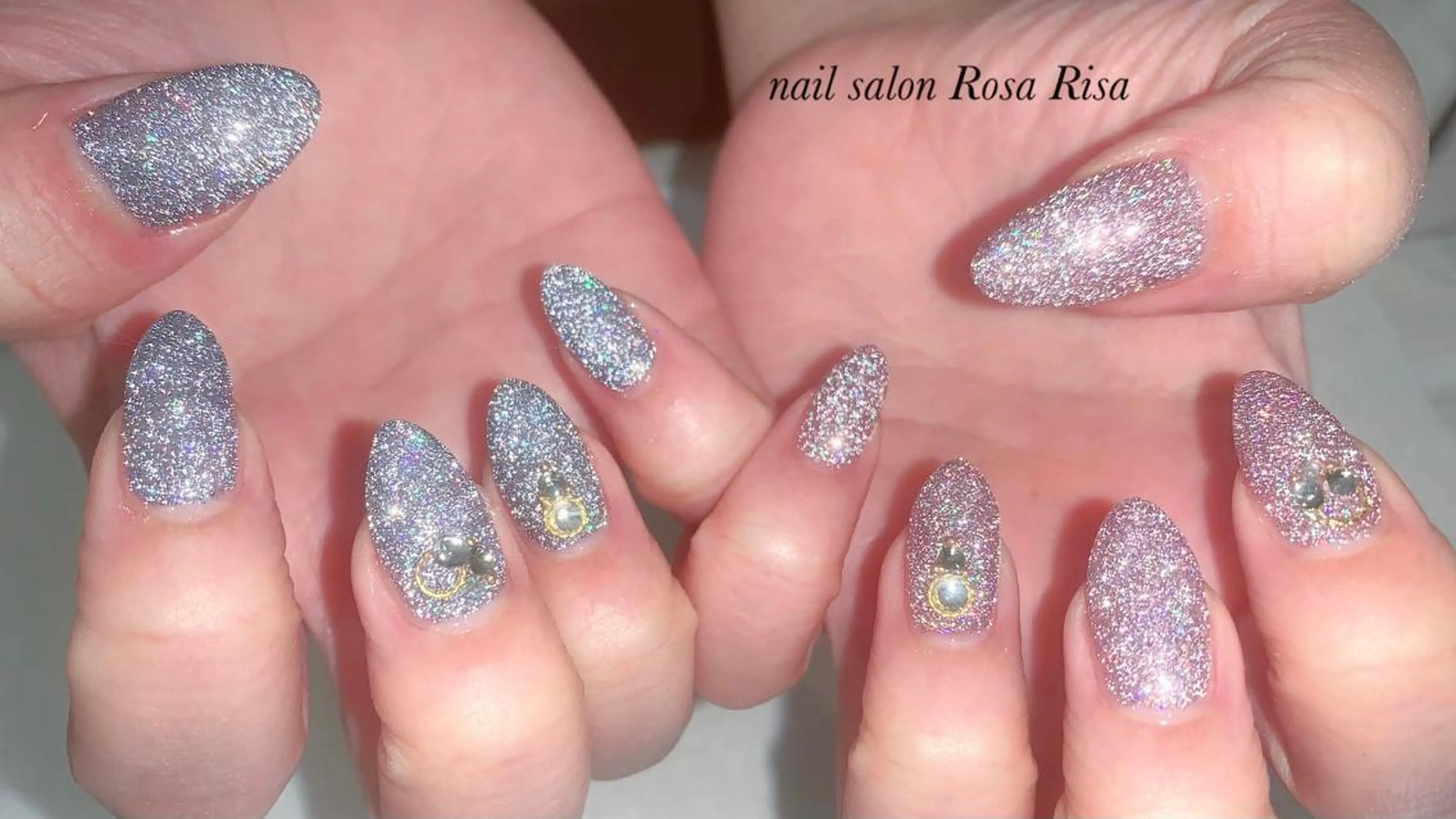 ミディアム ネイル ネイルスタジオ シェイクユアハンズのネイルデザイン