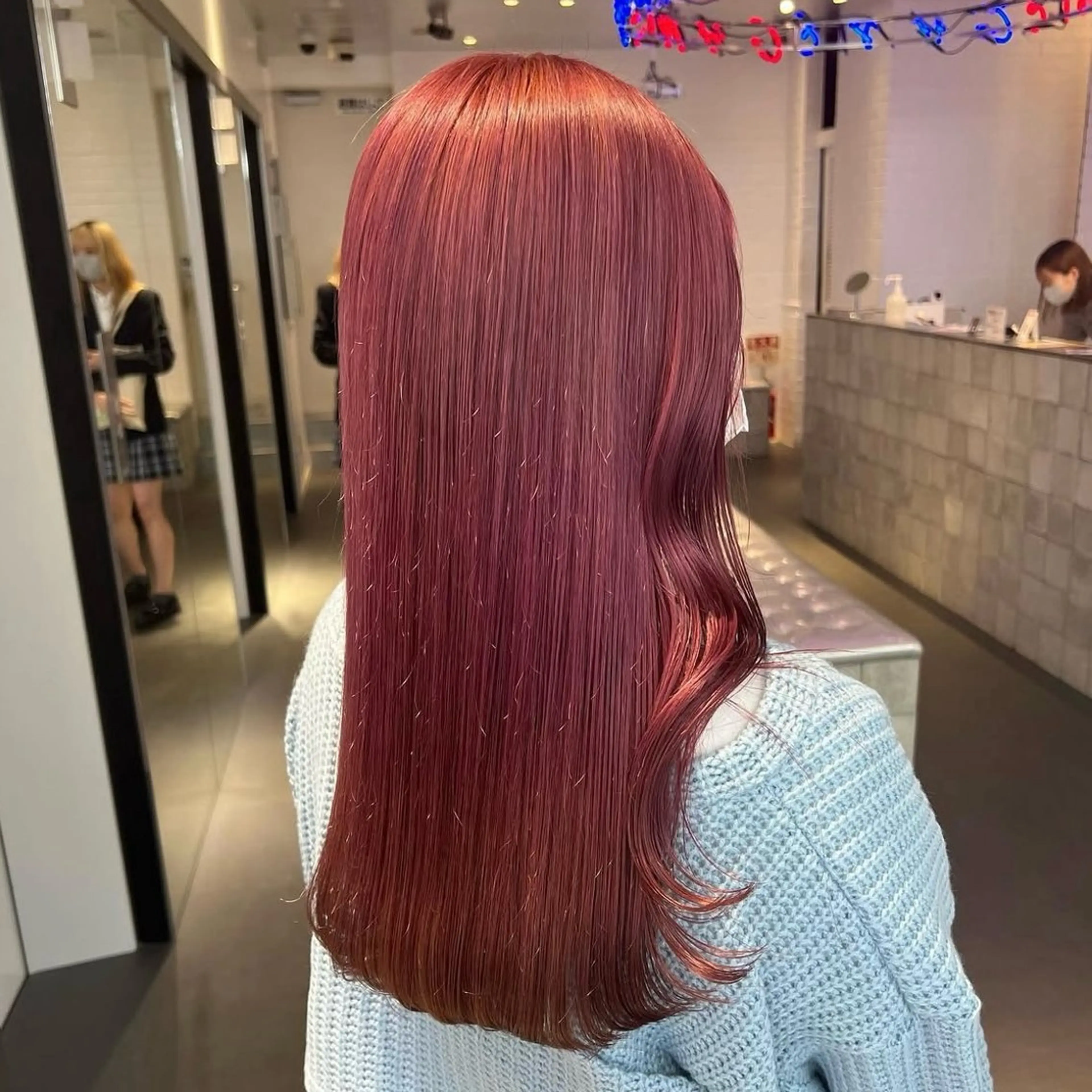 セミロング カラー ピンクカラー ヘアカラー トリートメント 🌼動き×透明感🩵 ハイトーン/ナナのヘアスタイル