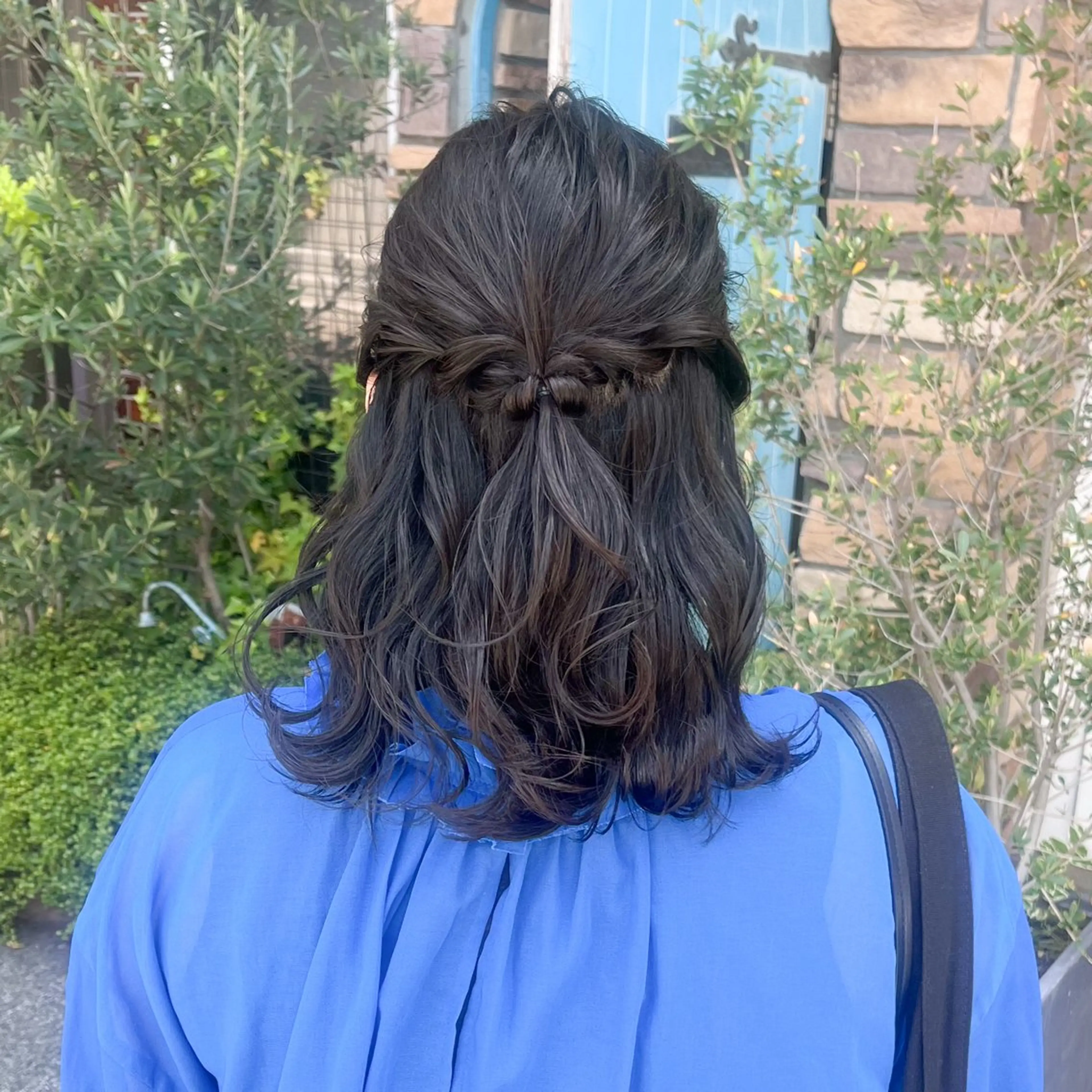 ミディアム ヘアアレンジ ハーフアップ ヘアセット 伊藤 玲衣のヘアスタイル