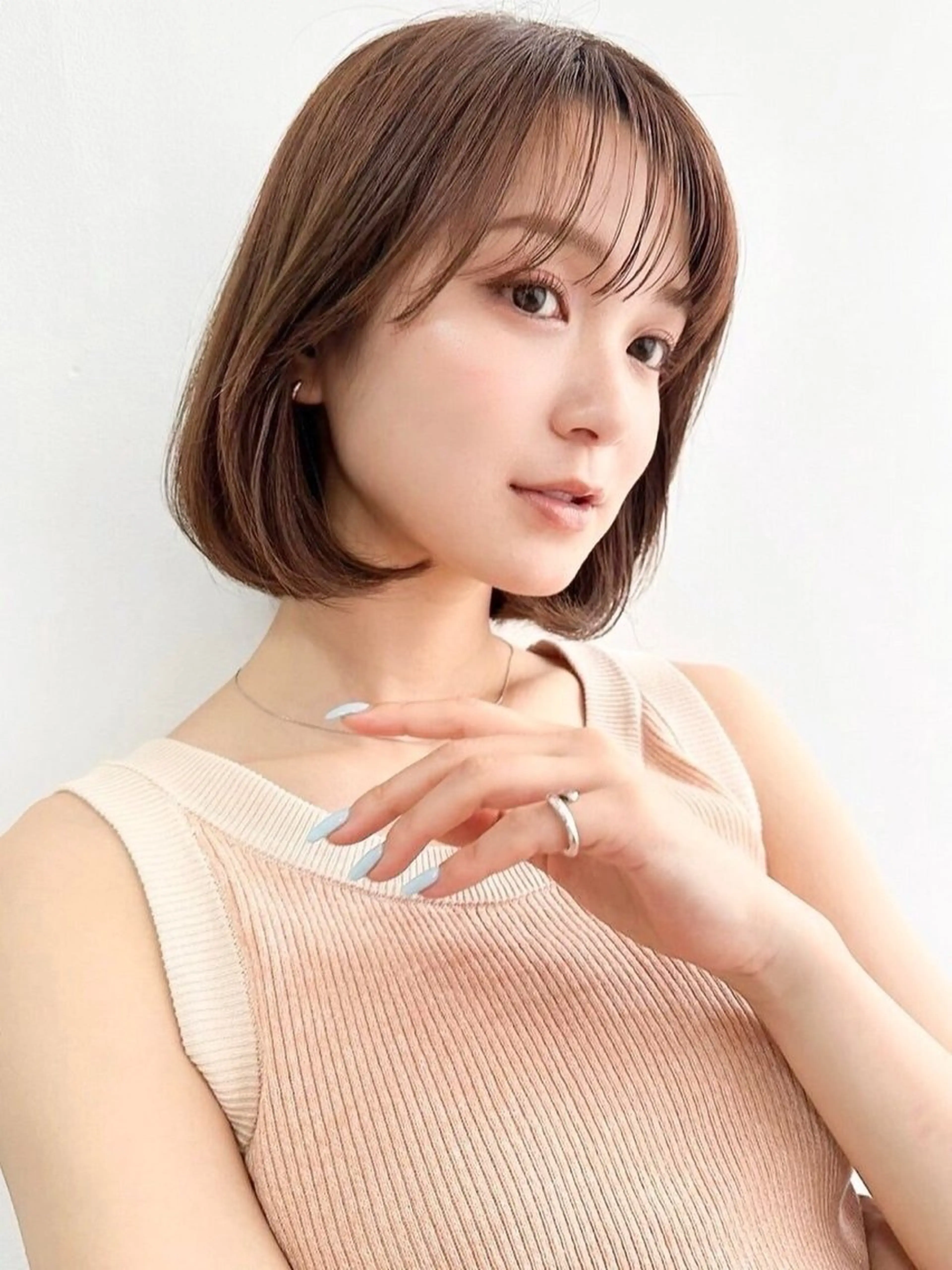 ミディアム カラー ショートボブ ミディアムパーマ バレイヤージュ ベージュカラー ブリーチ カット ヘアカラー トリートメント 新宿/髪質改善/ボブ 韓国レイヤー大重聖斗のヘアスタイル