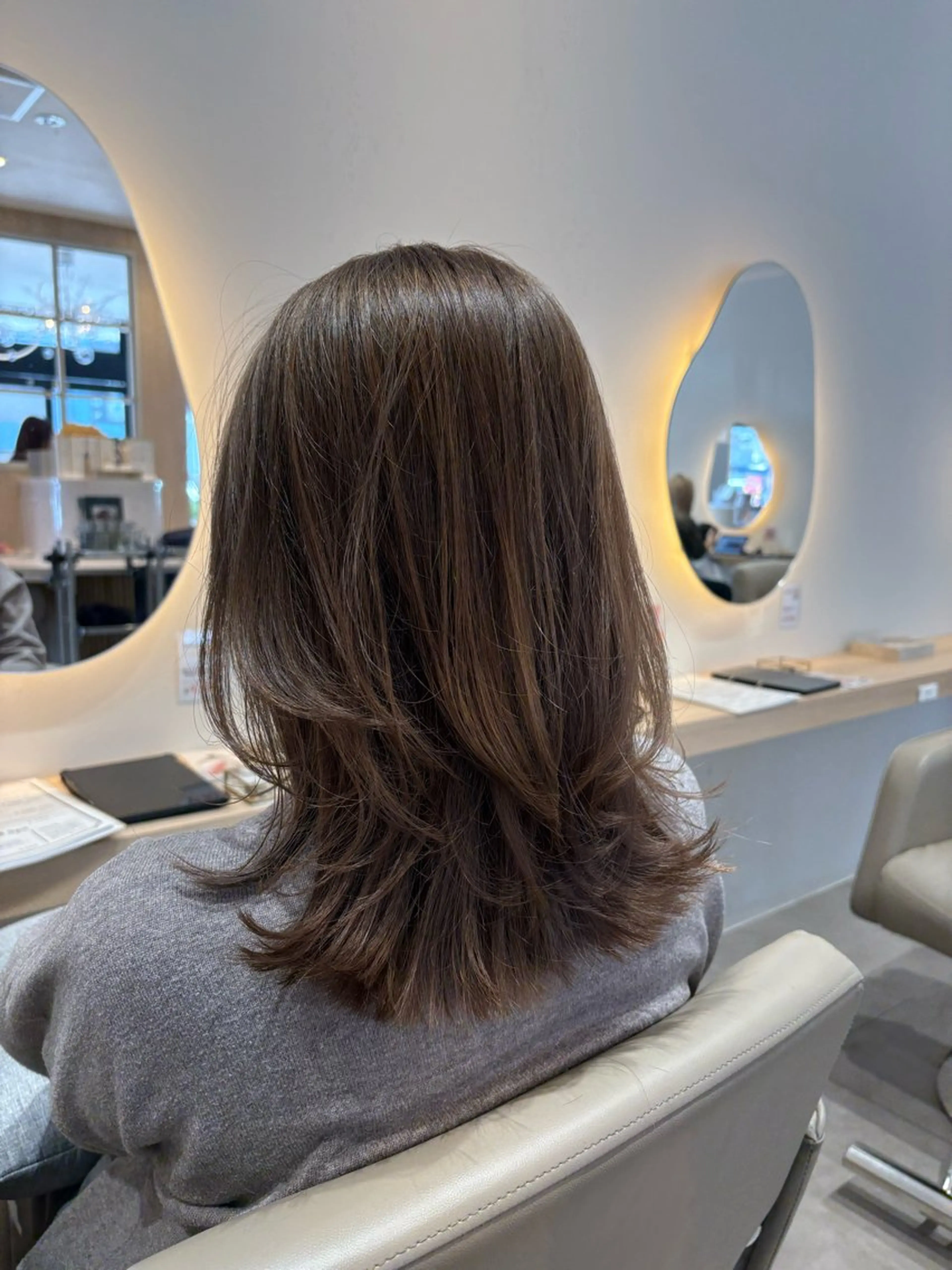 セミロング カラー 透明感カラー グレージュ レイヤーカット カット ヘアカラー レイヤー/透明感/髪 質改善/メンズ/佐藤のヘアスタイル