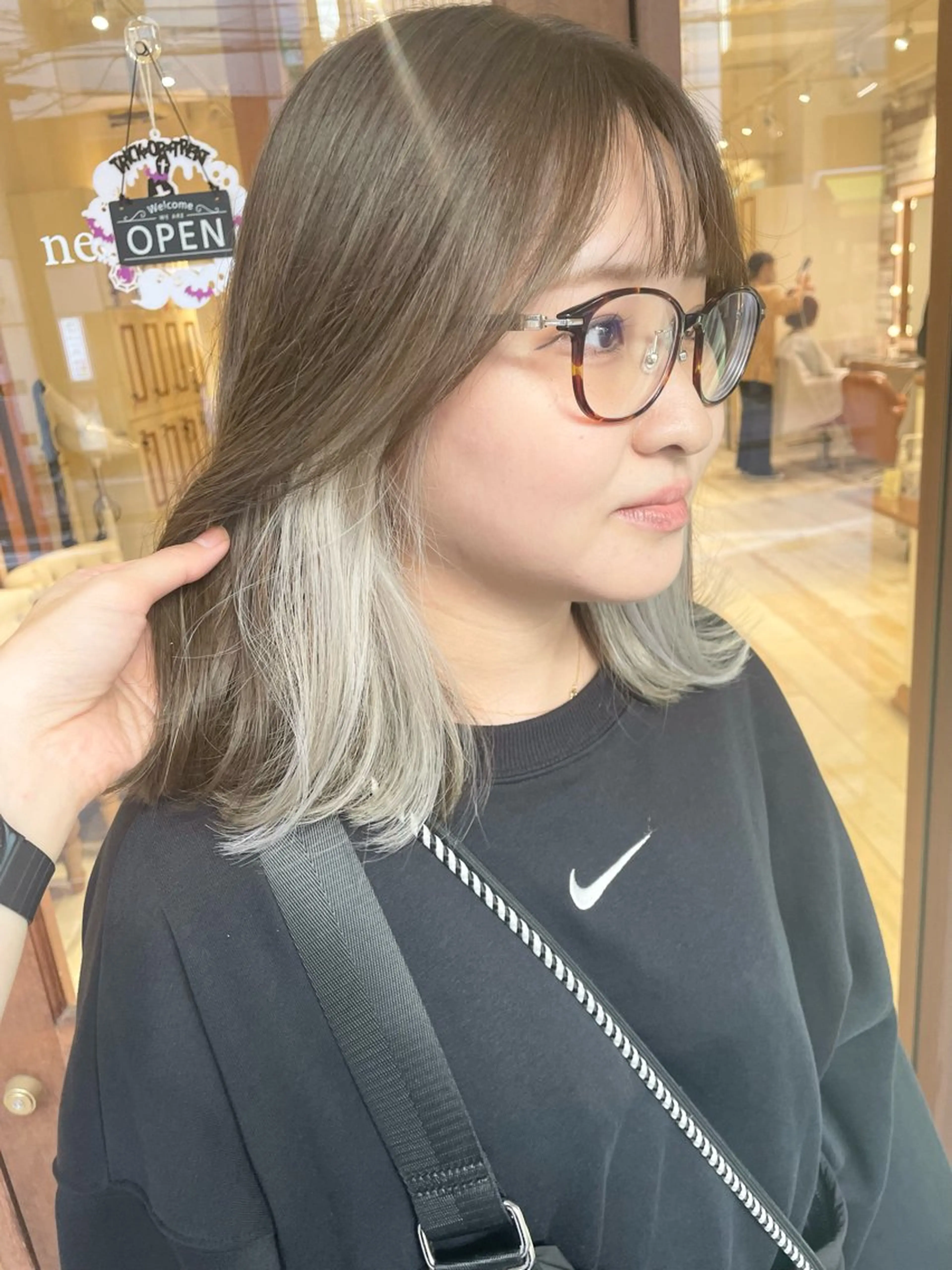 お洒落女子に大人気︎ 𓀠✮イヤリングカラー(ブリーチ込み)の写真