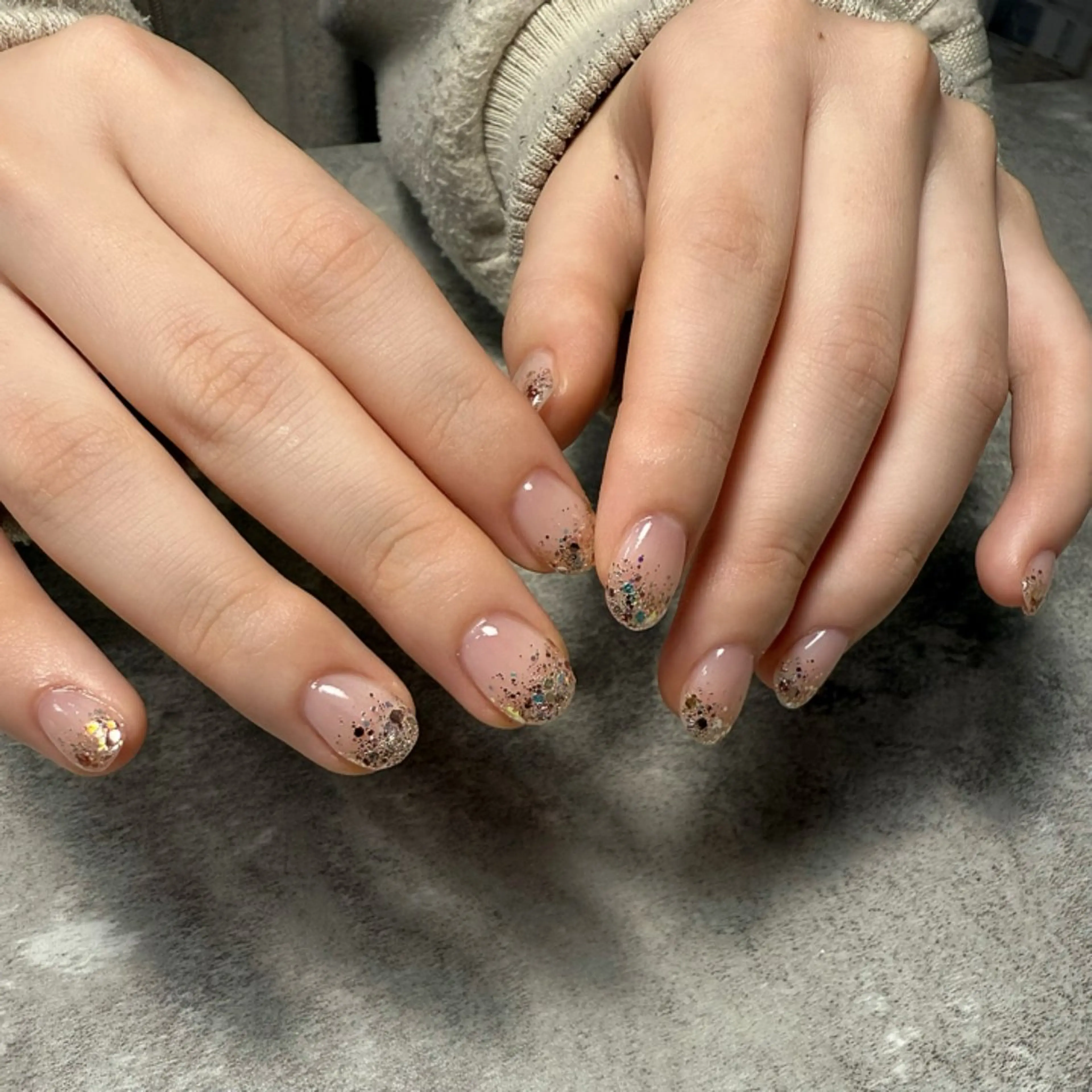ハンドラメグラデーションネイル（オフなし）の写真
