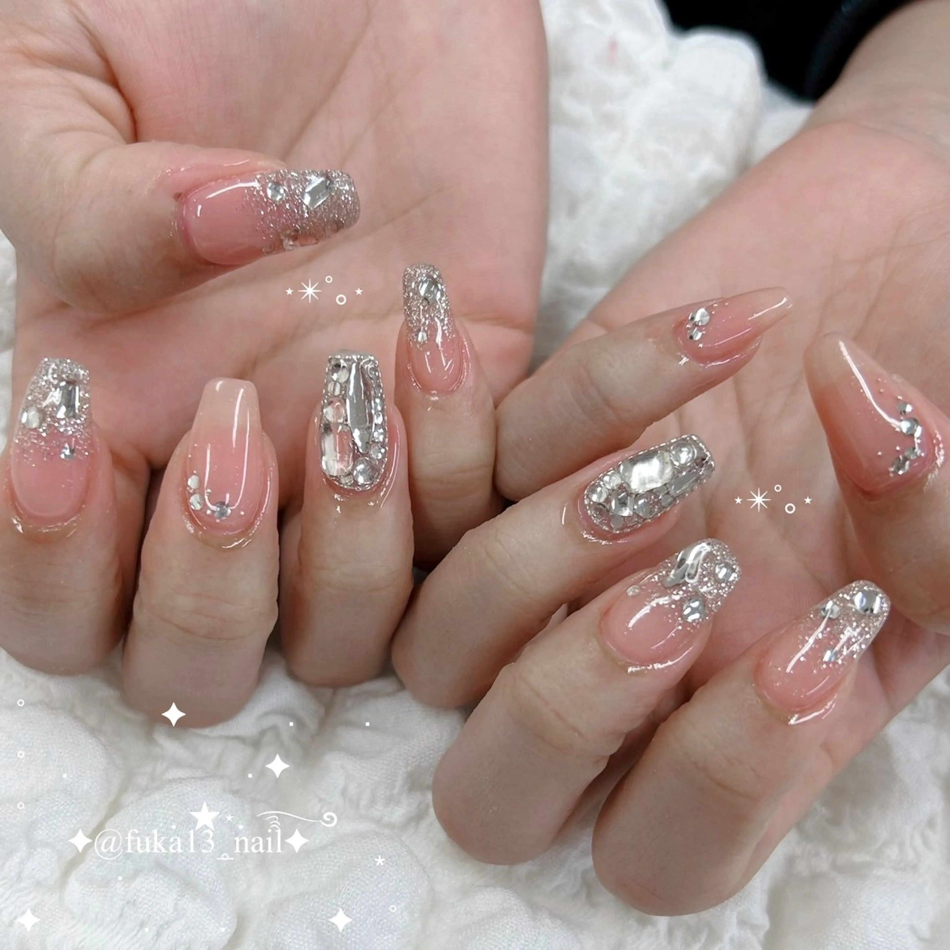 ネイル 成人式 ガーリー キラキラネイル 韓国ネイル ワンホンネイル ハンドネイル ネイルサロンAnela【アネラ】所属・Nail♡Fuka. /2月予約受付中のネイルデザイン