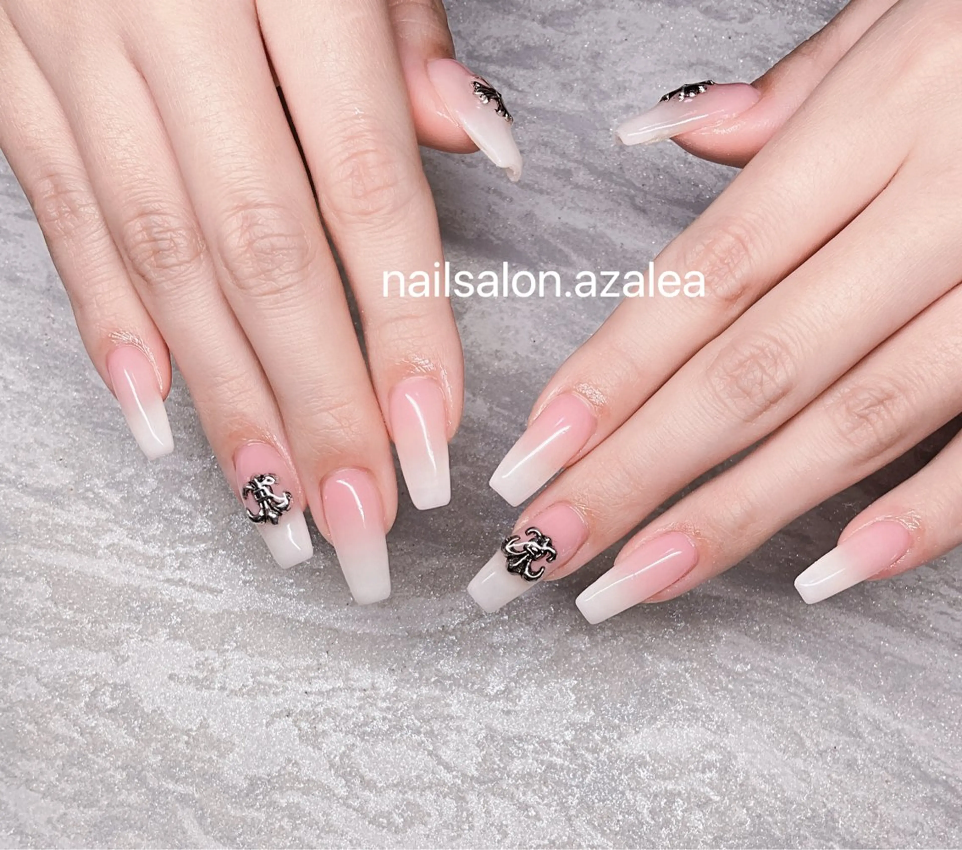 ネイル ハンドネイル R inのネイルデザイン