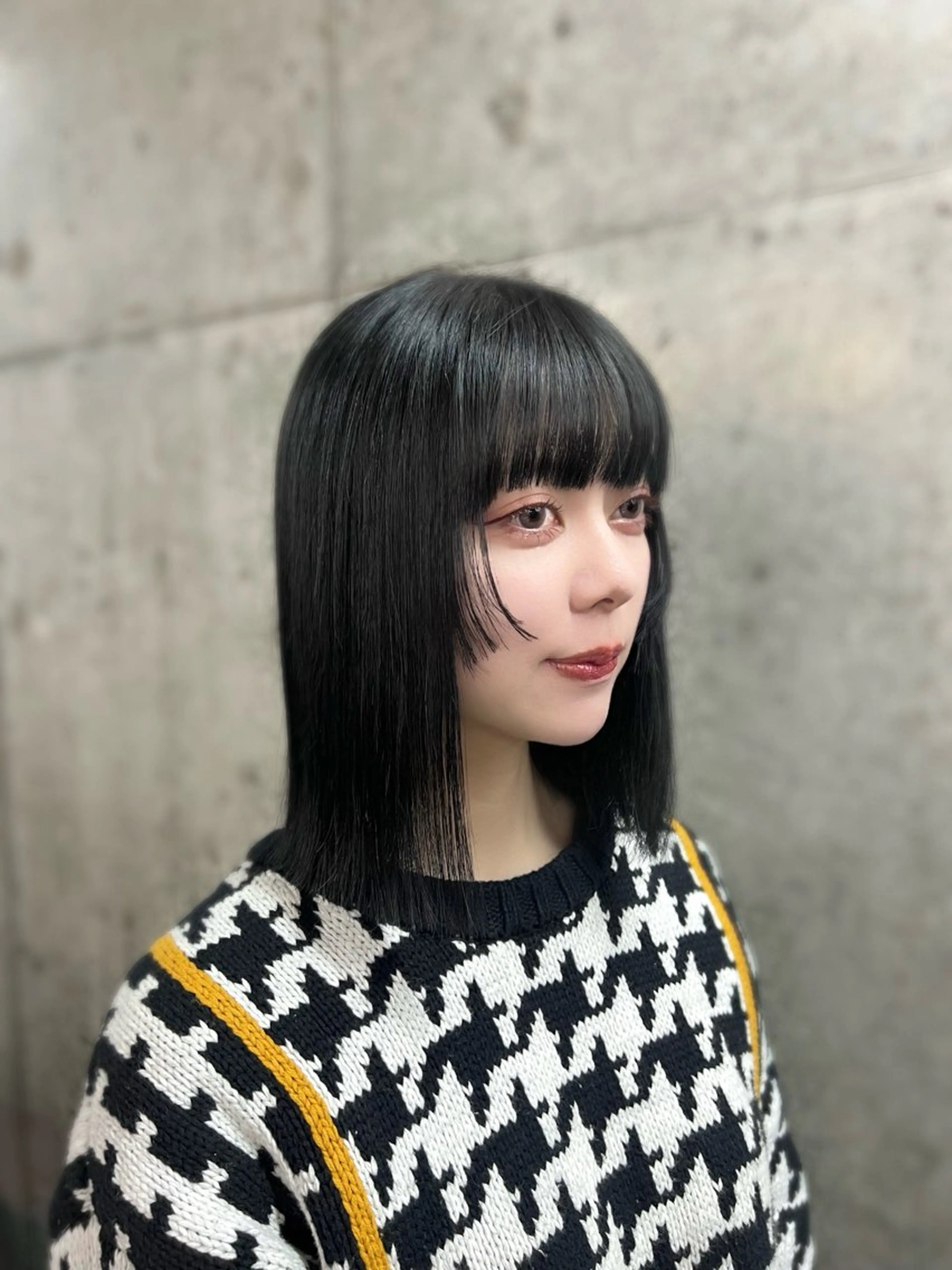 ミディアム カラー 黒髪 ブルーカラー ブルーブラック 顔まわりレイヤー レイヤーカット カット トリートメント 透明感カラー ✨ 韓国艶髪💗菅原のヘアスタイル