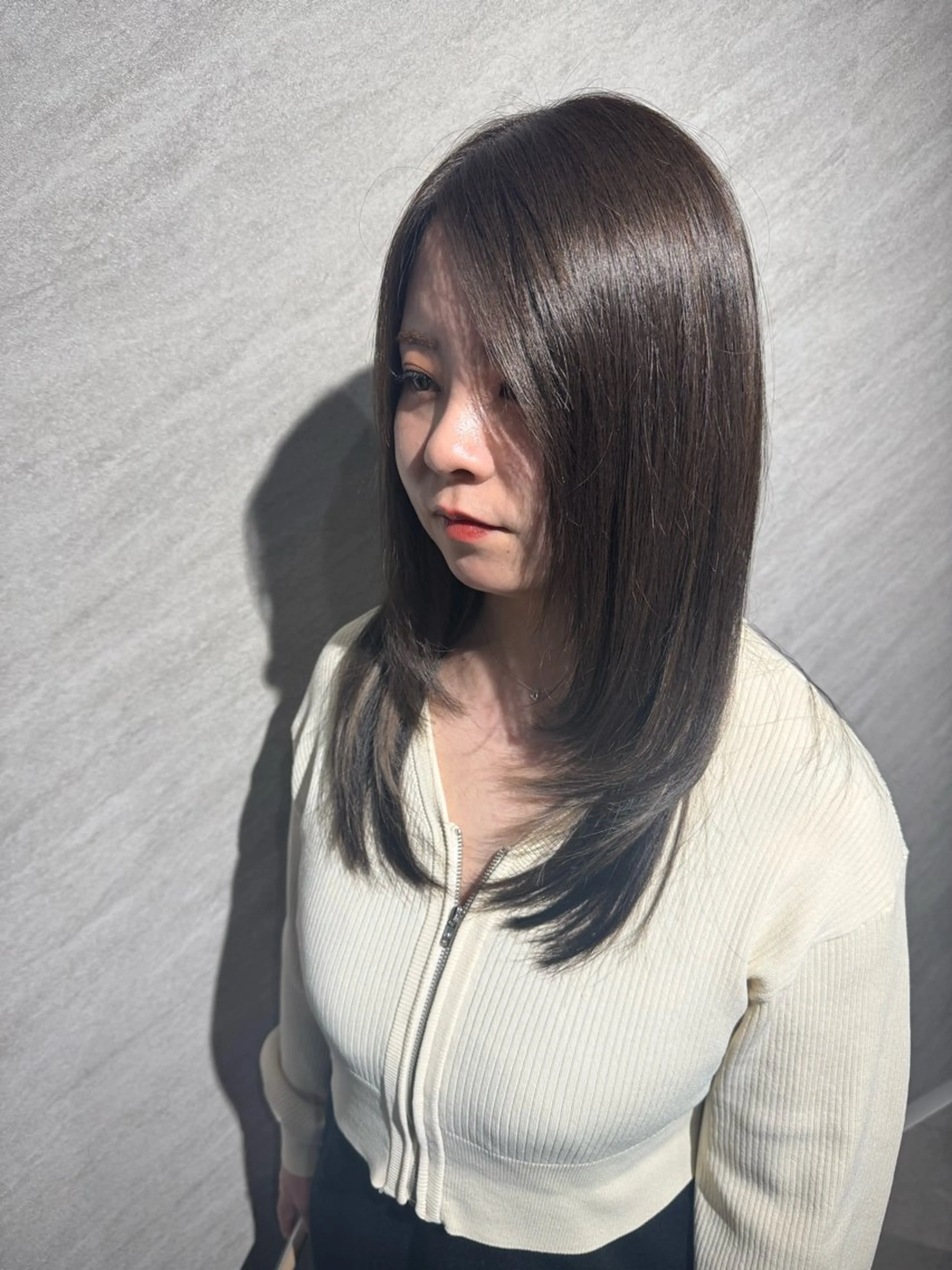 セミロング カラー ANBEL所属・西宮市で髪質改善 縮毛矯正特化のヘアスタイル